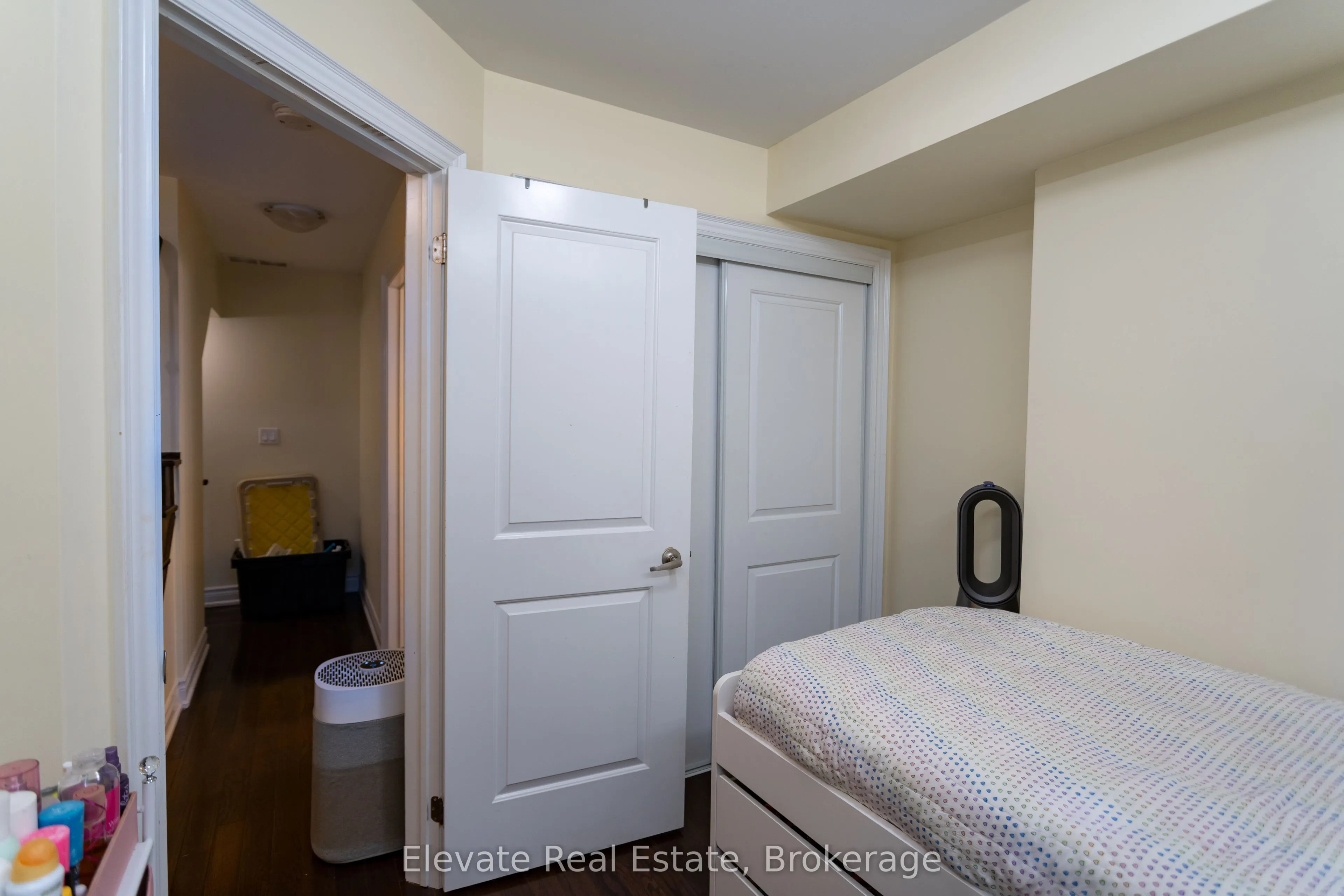 1 Hargrave Lane, #1