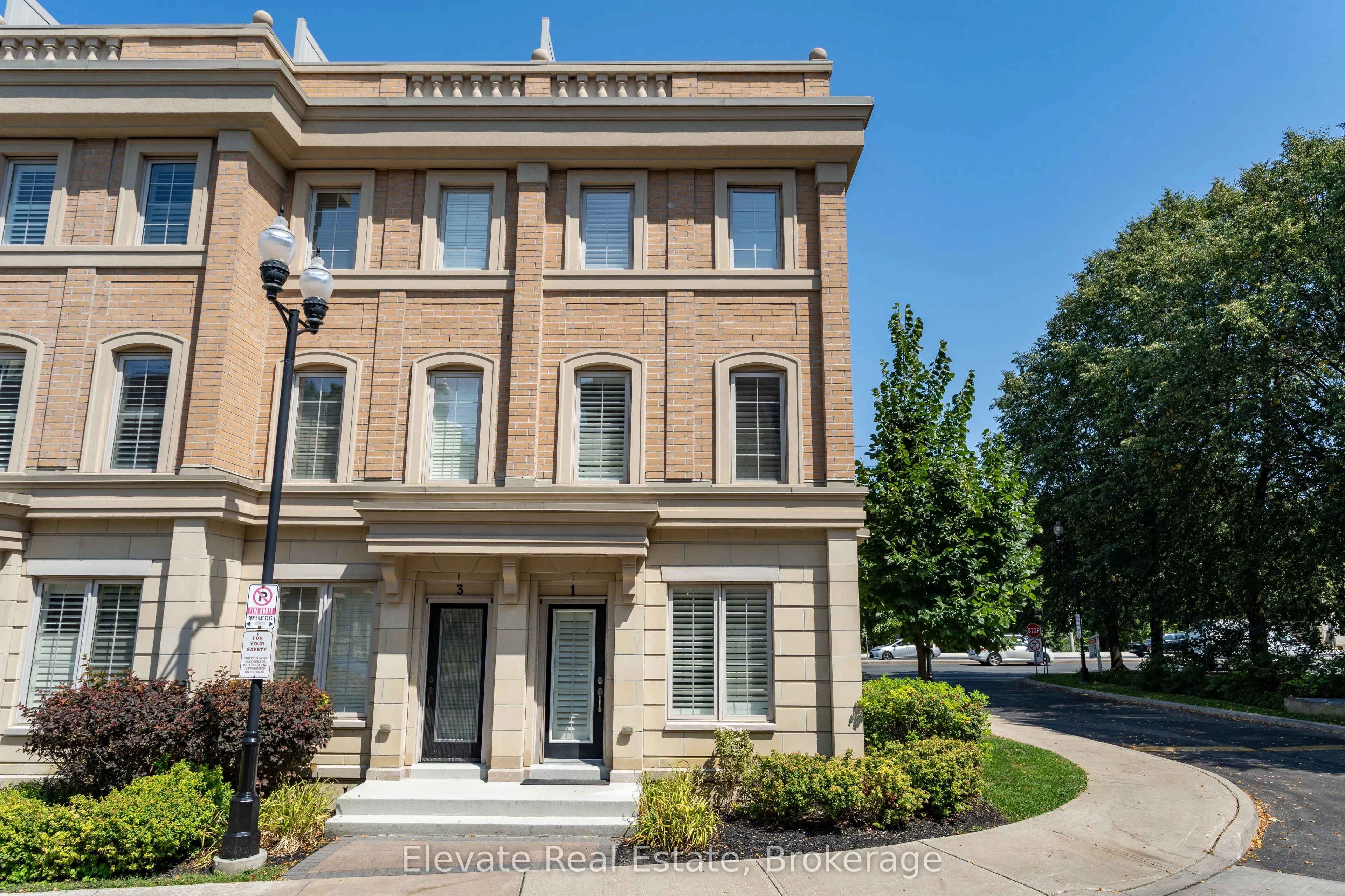 1 Hargrave Lane, #1