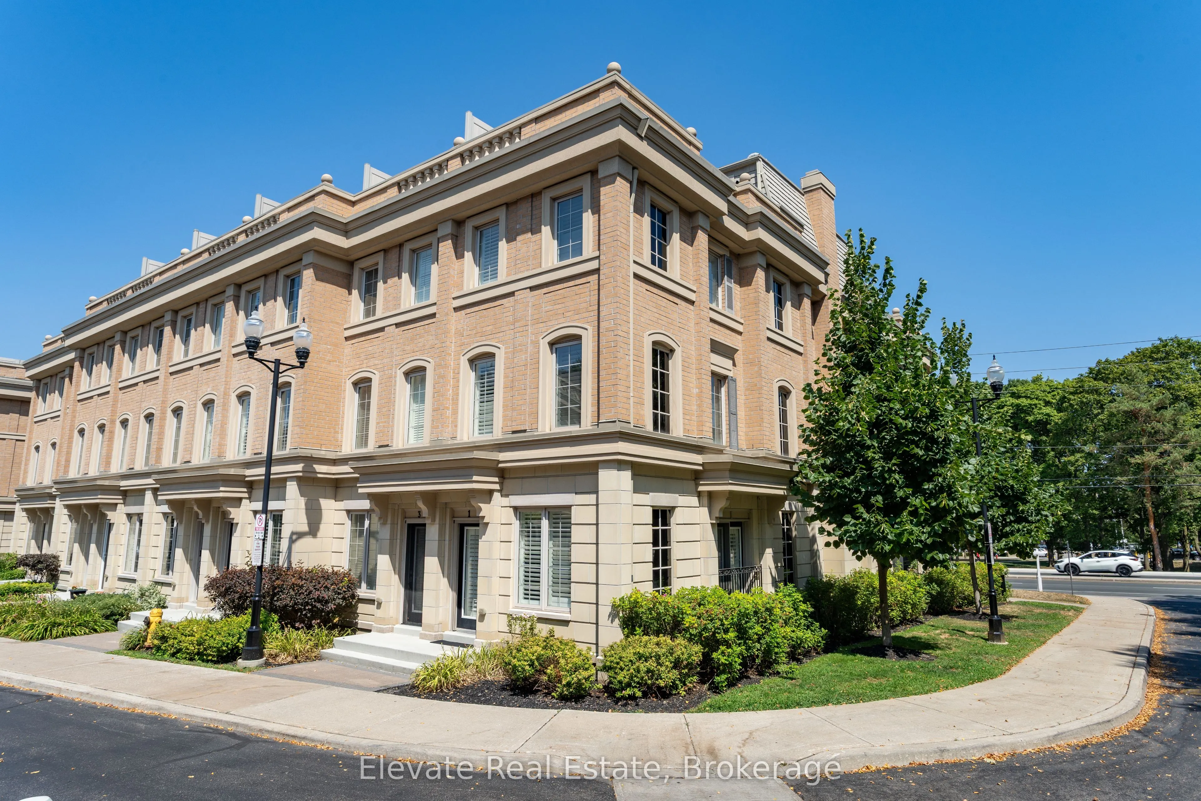 1 Hargrave Lane, #1
