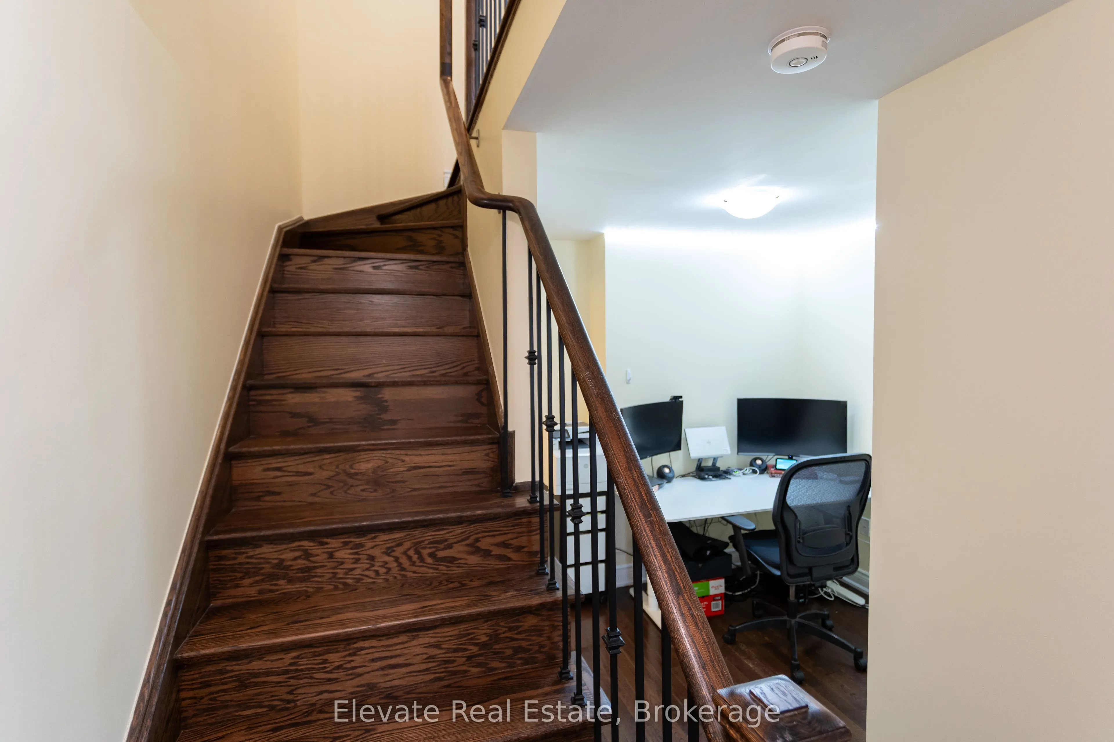 1 Hargrave Lane, #1