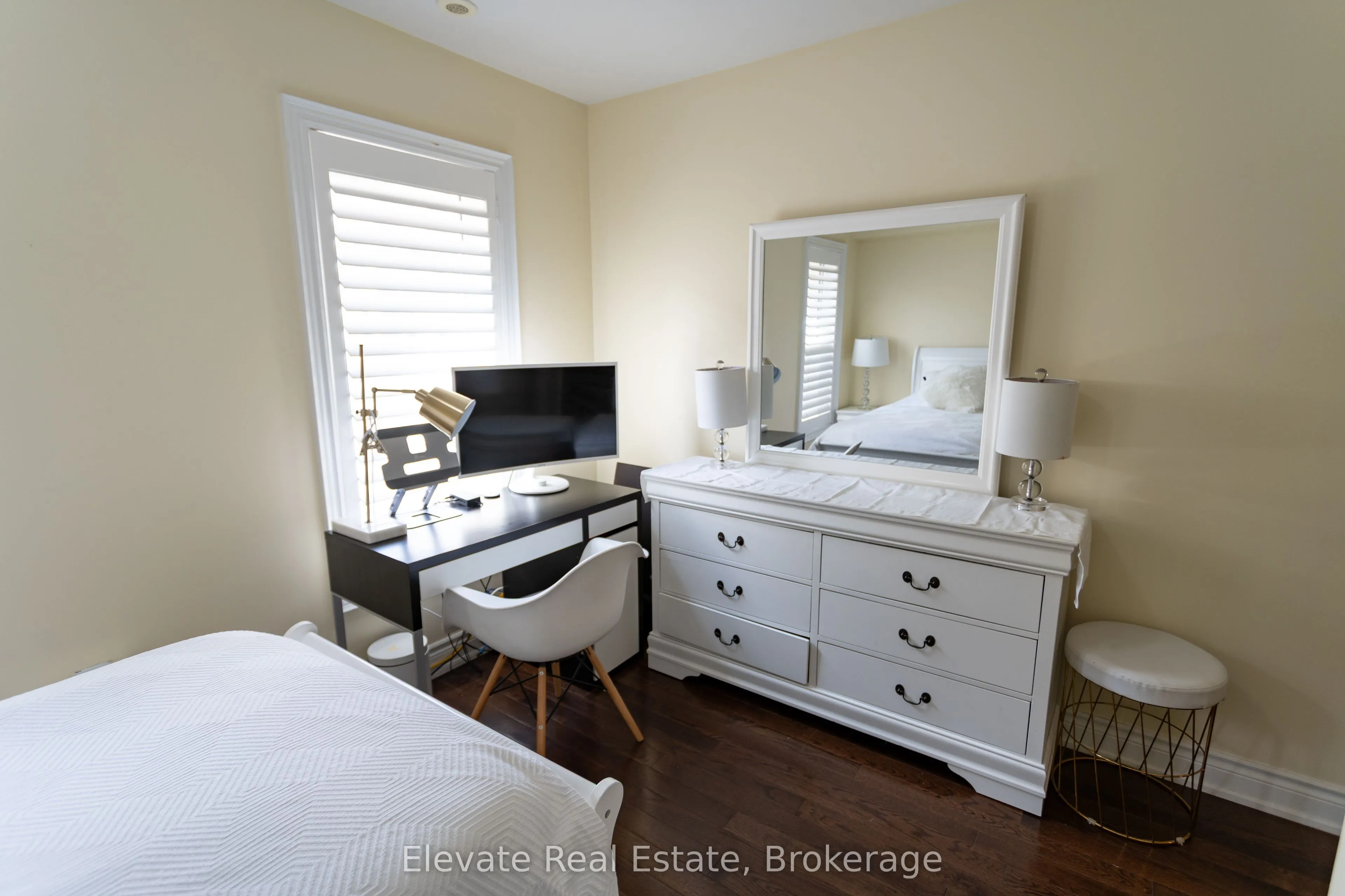 1 Hargrave Lane, #1