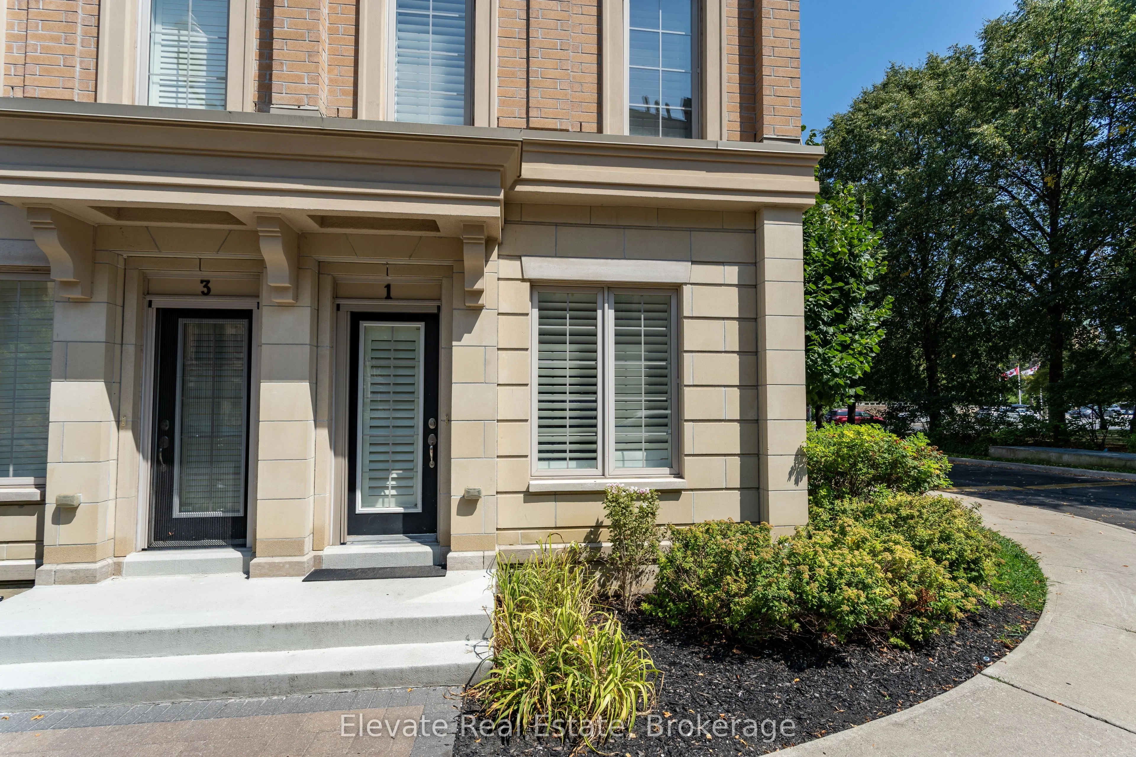 1 Hargrave Lane, #1
