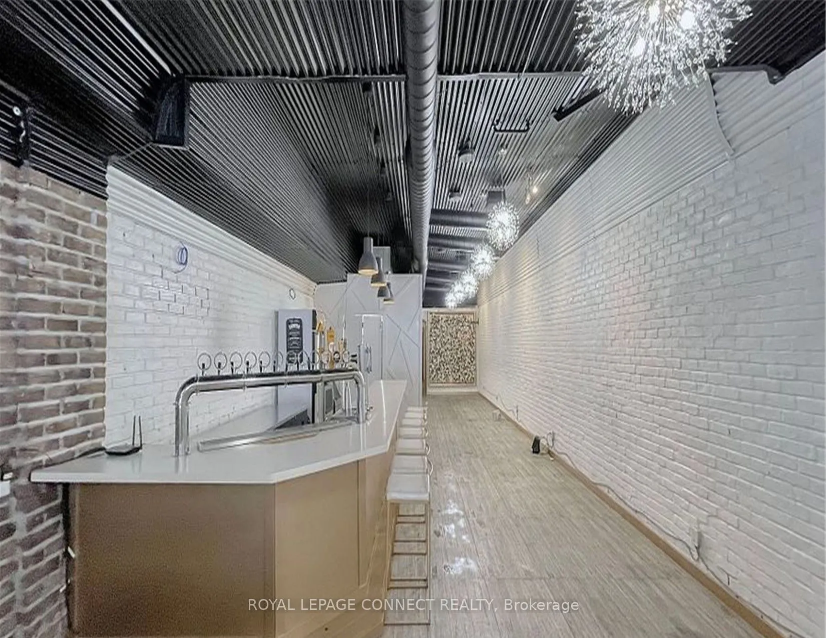 566 Queen Street W