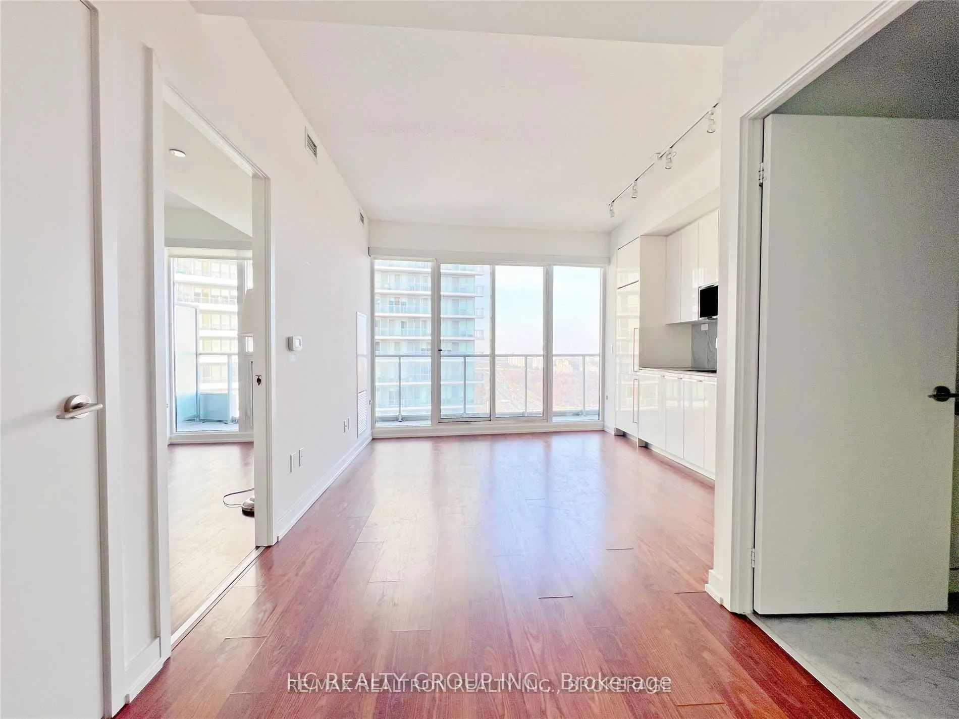 115 Mcmahon Drive, #3507