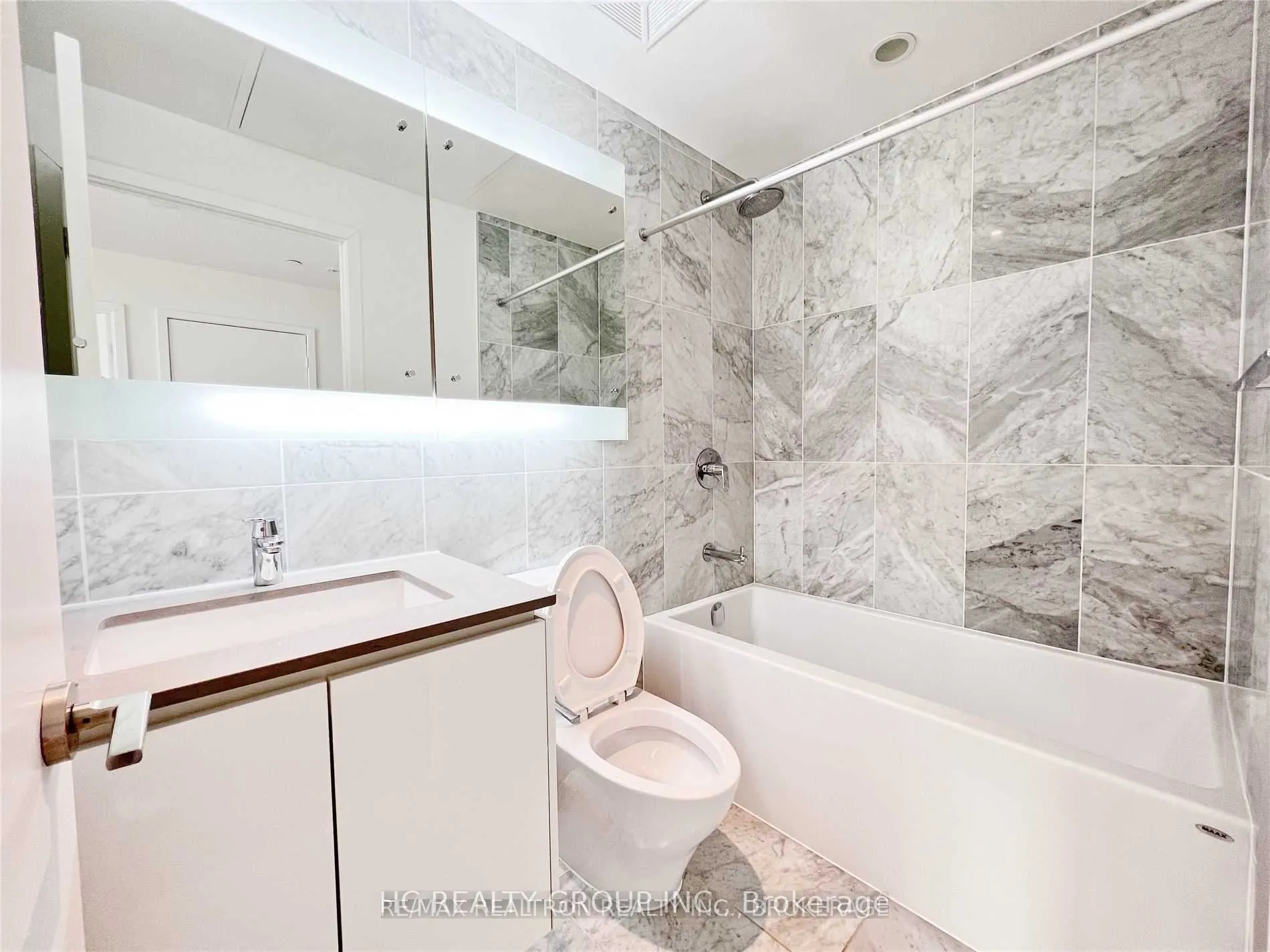 115 Mcmahon Drive, #3507