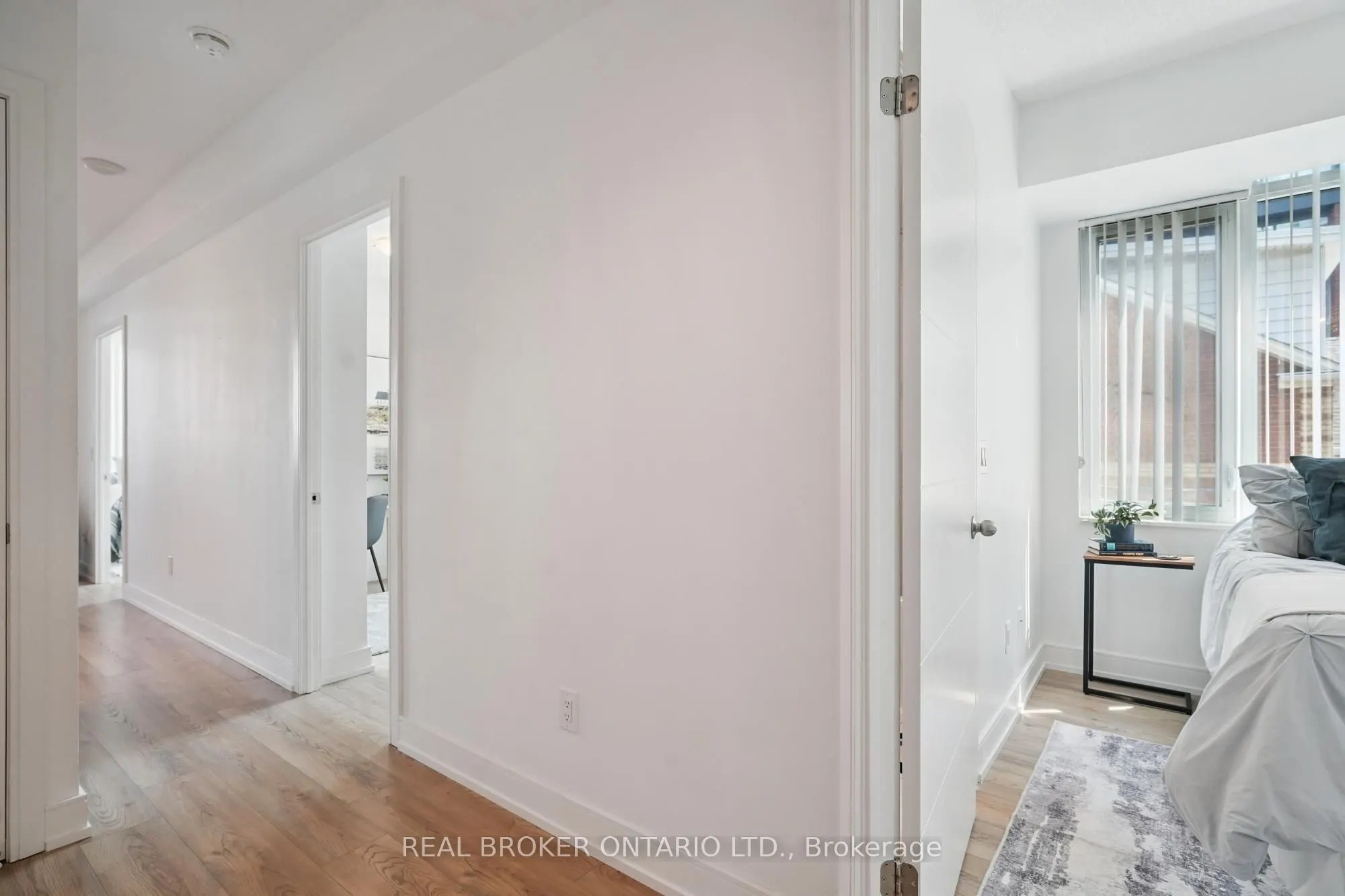 525 Adelaide Street W, #215