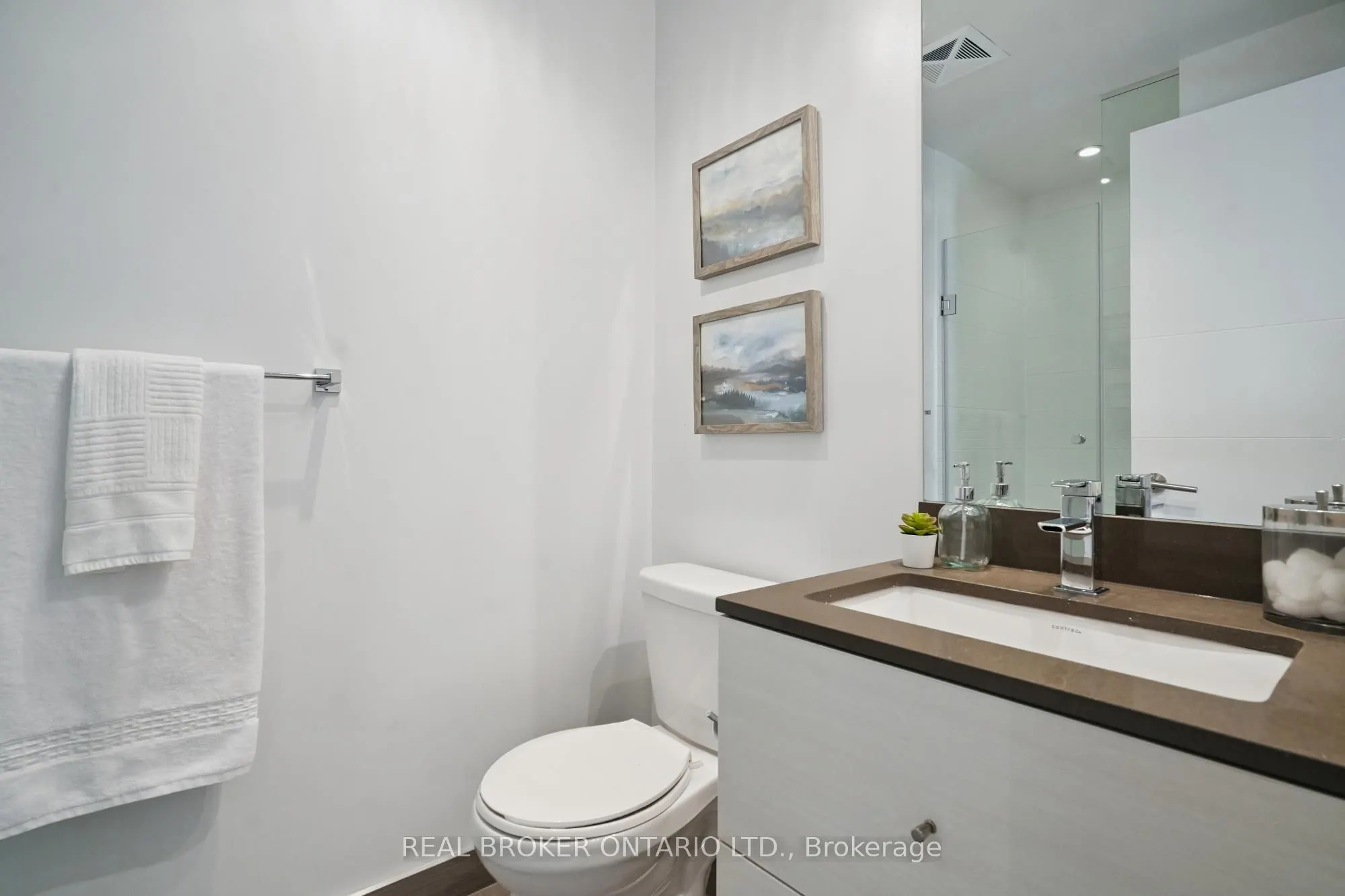 525 Adelaide Street W, #215
