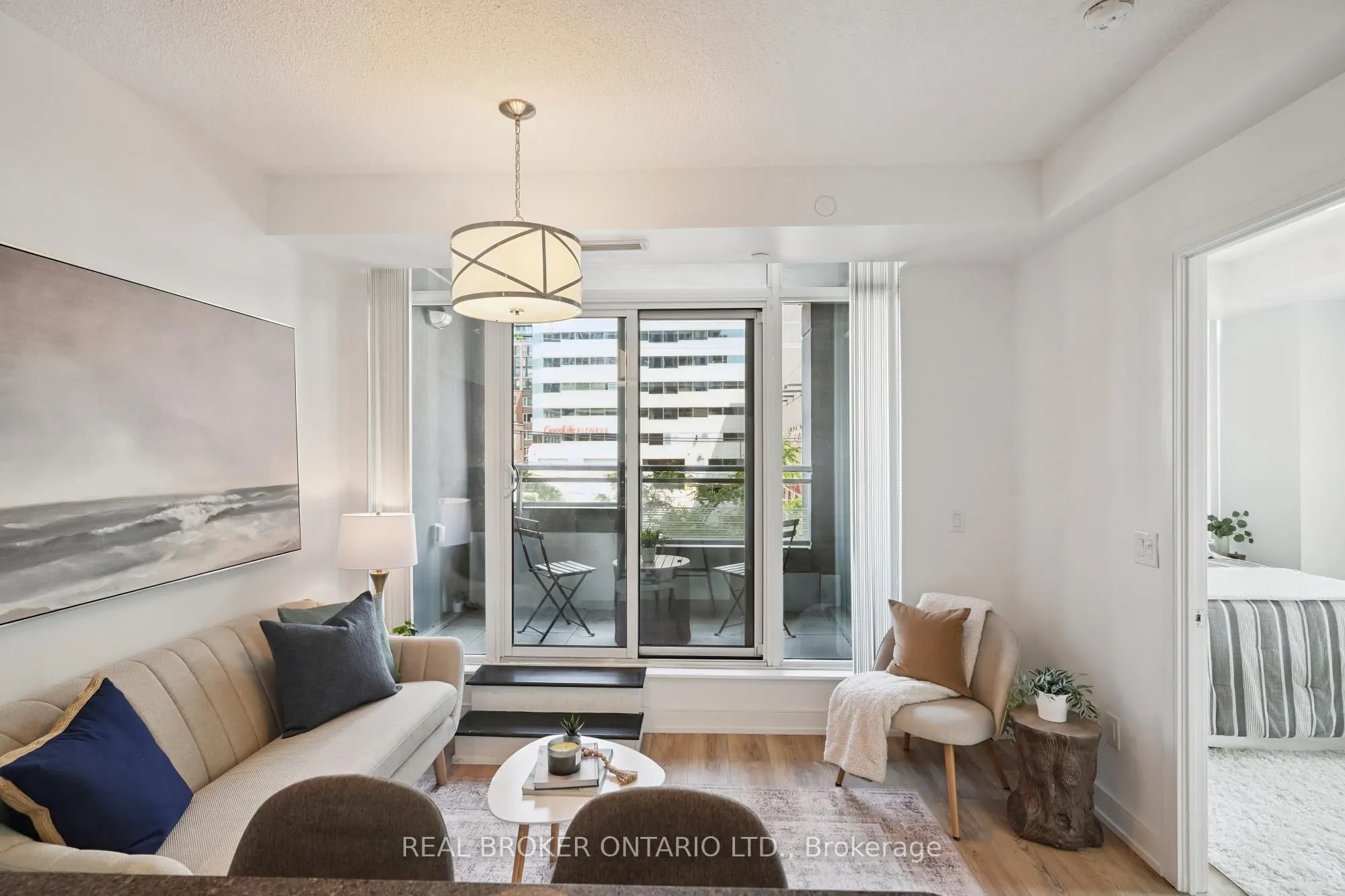 525 Adelaide Street W, #215