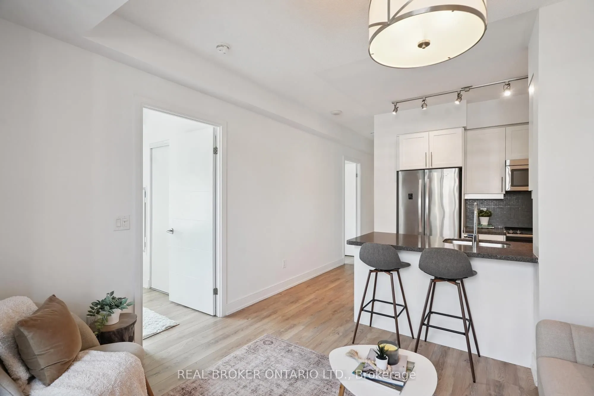 525 Adelaide Street W, #215