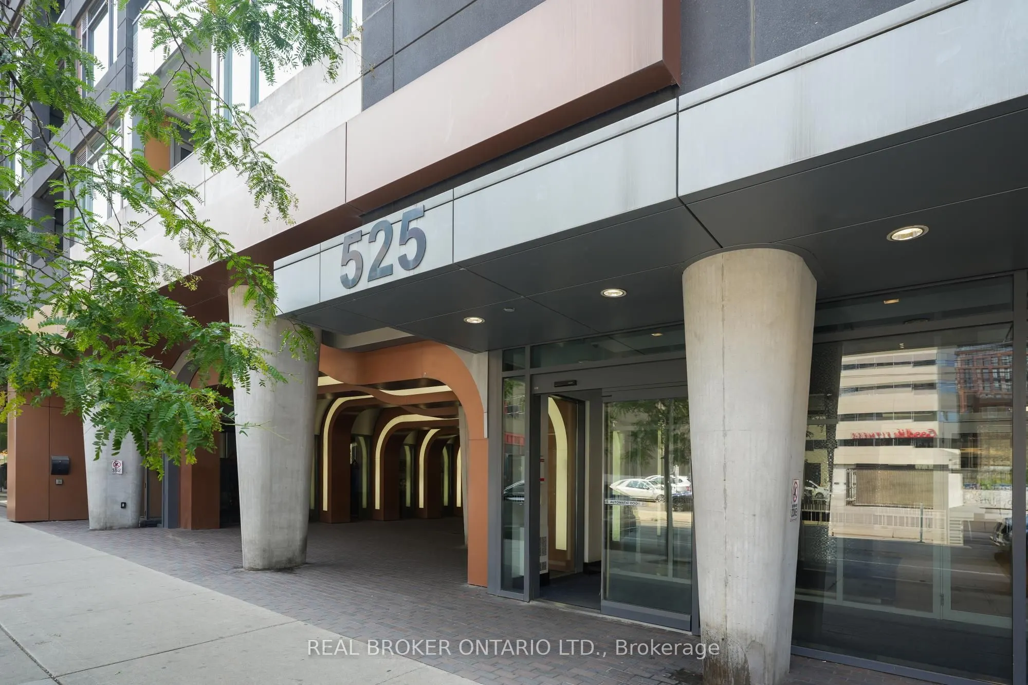 525 Adelaide Street W, #215