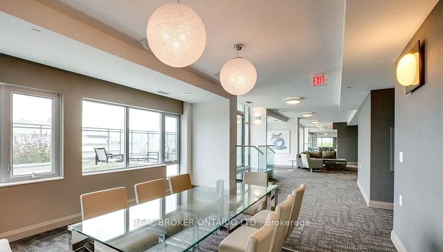 525 Adelaide Street W, #215