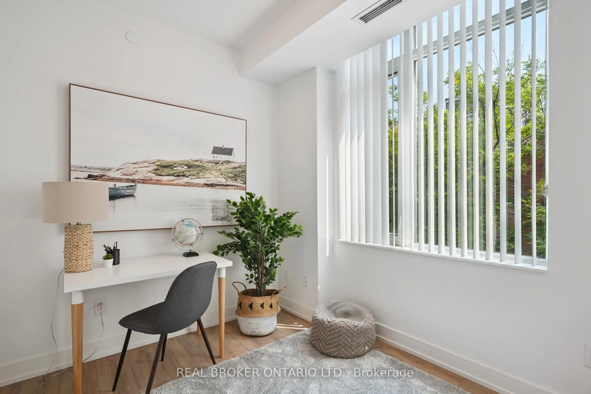 525 Adelaide Street W, #215