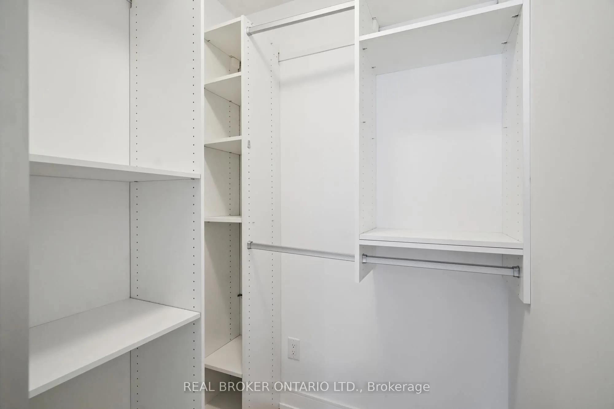 525 Adelaide Street W, #215
