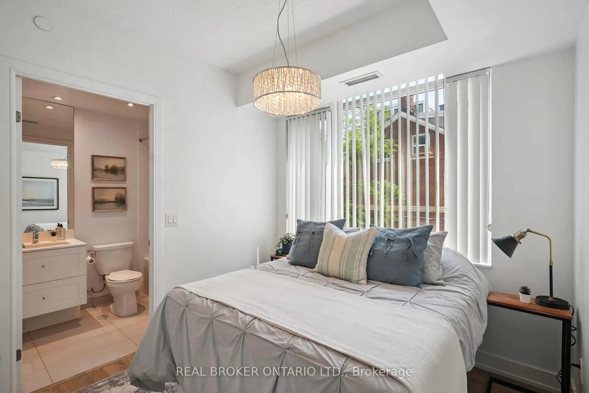 525 Adelaide Street W, #215