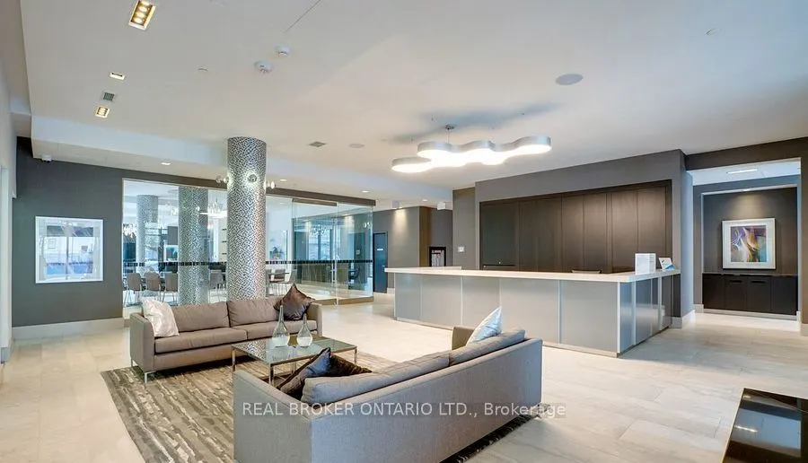 525 Adelaide Street W, #215