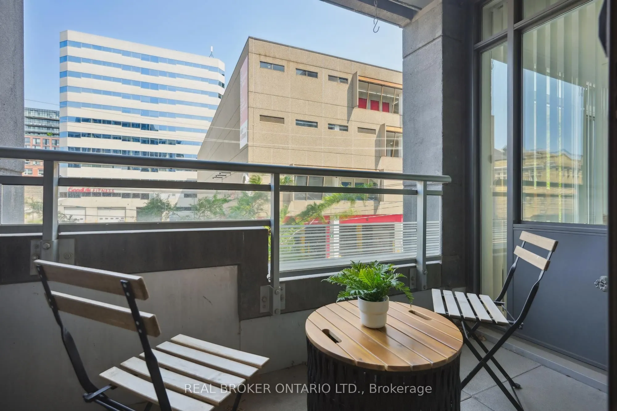 525 Adelaide Street W, #215