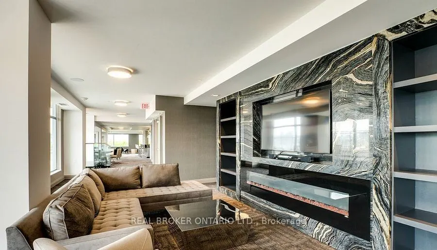 525 Adelaide Street W, #215