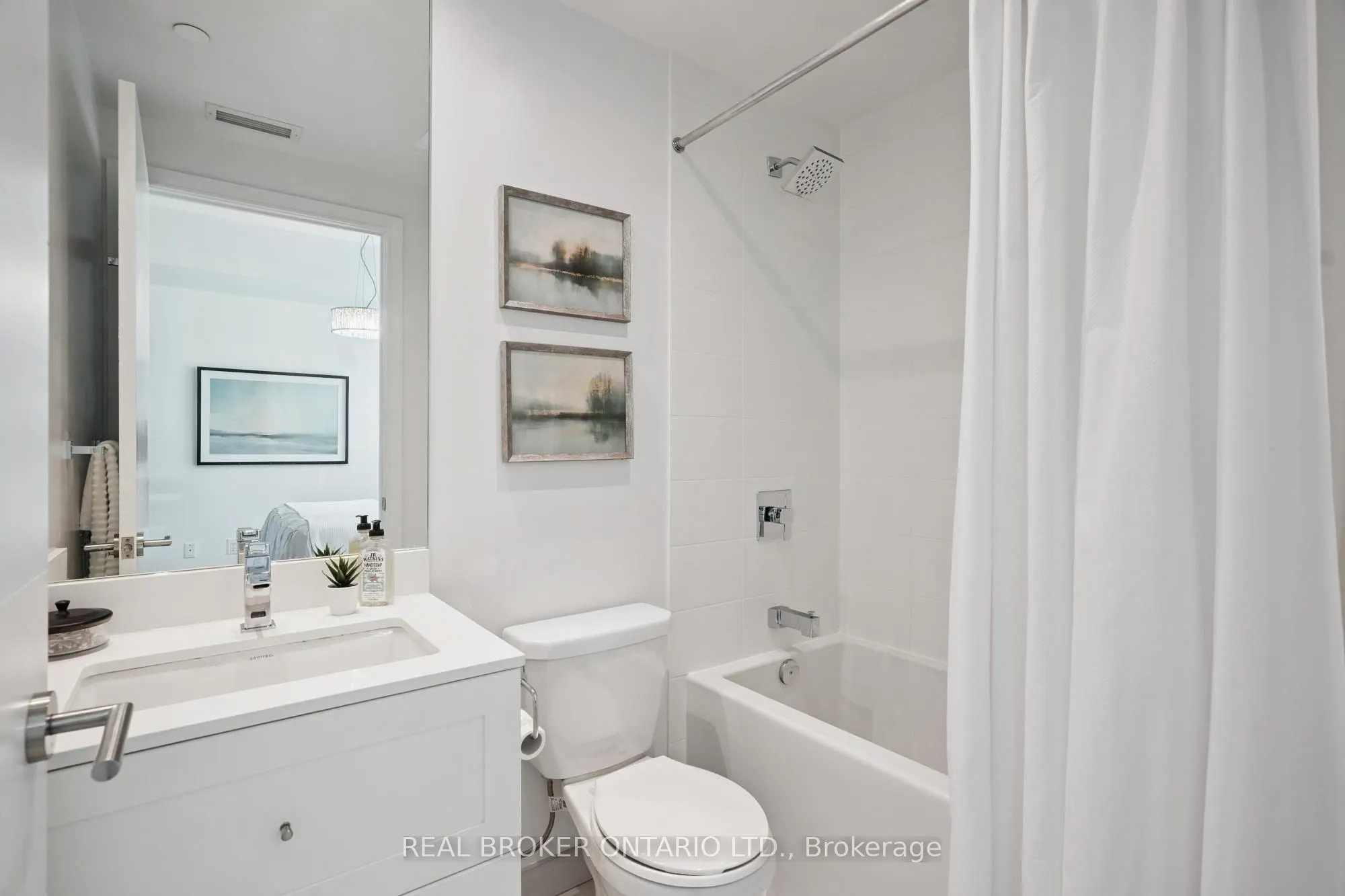 525 Adelaide Street W, #215