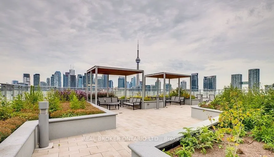 525 Adelaide Street W, #215