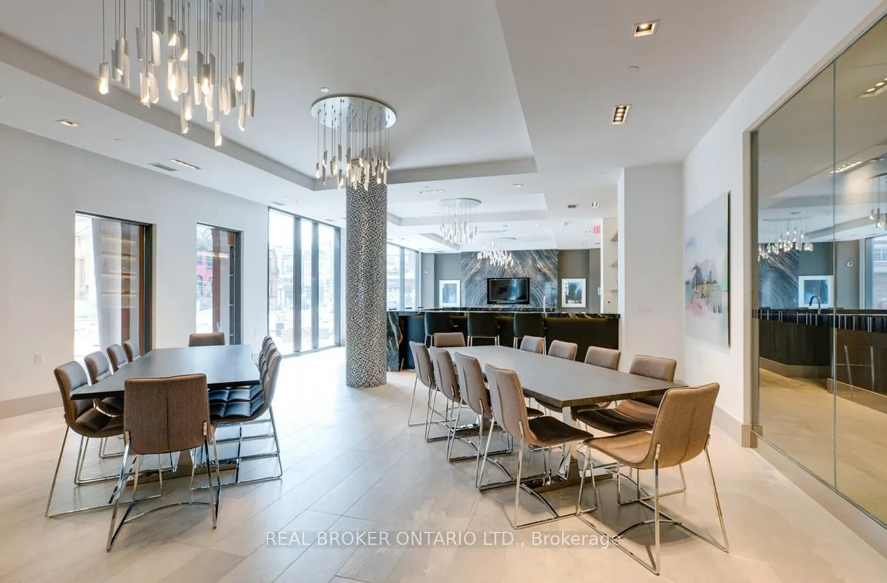 525 Adelaide Street W, #215