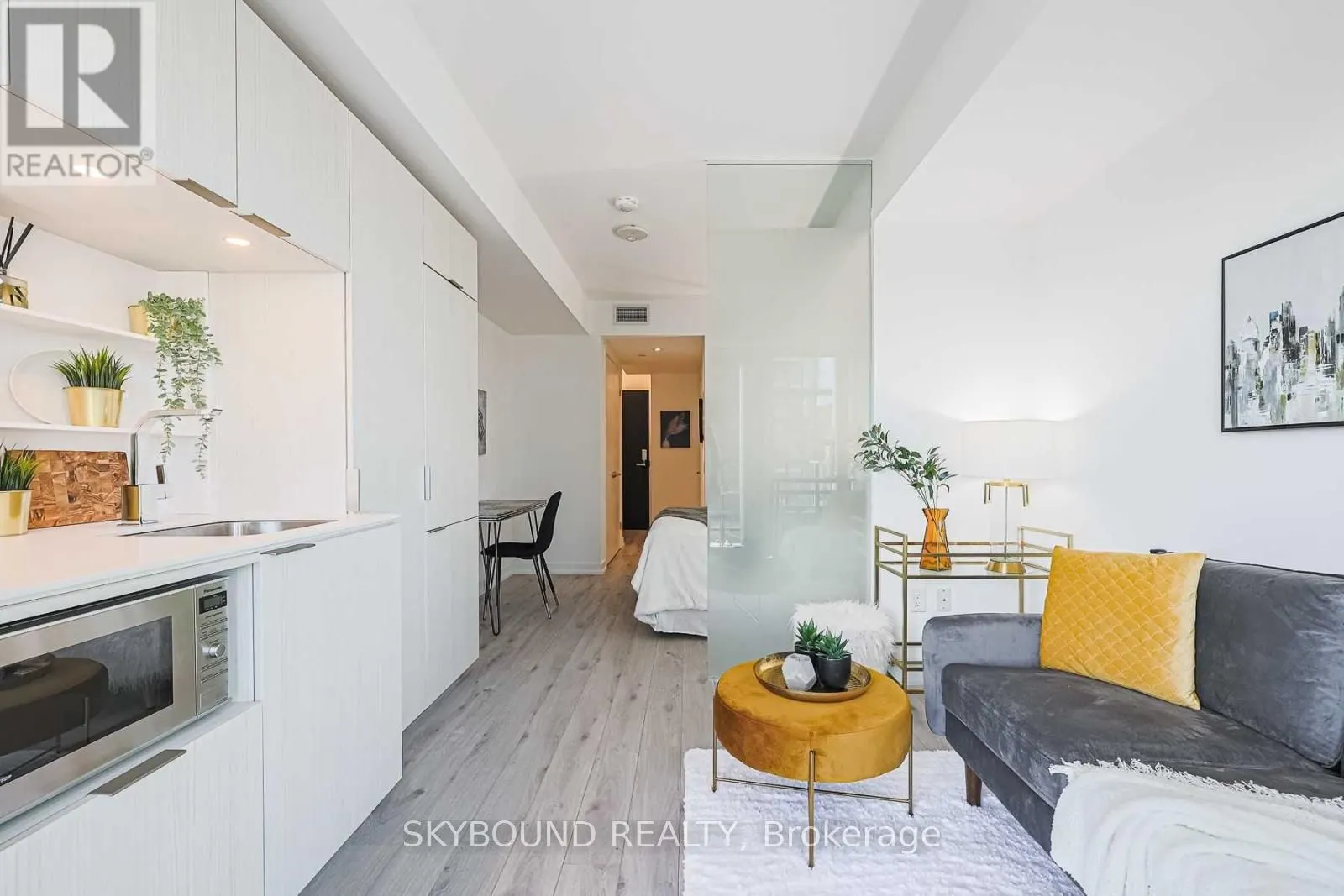 77 Shuter Street, #1509