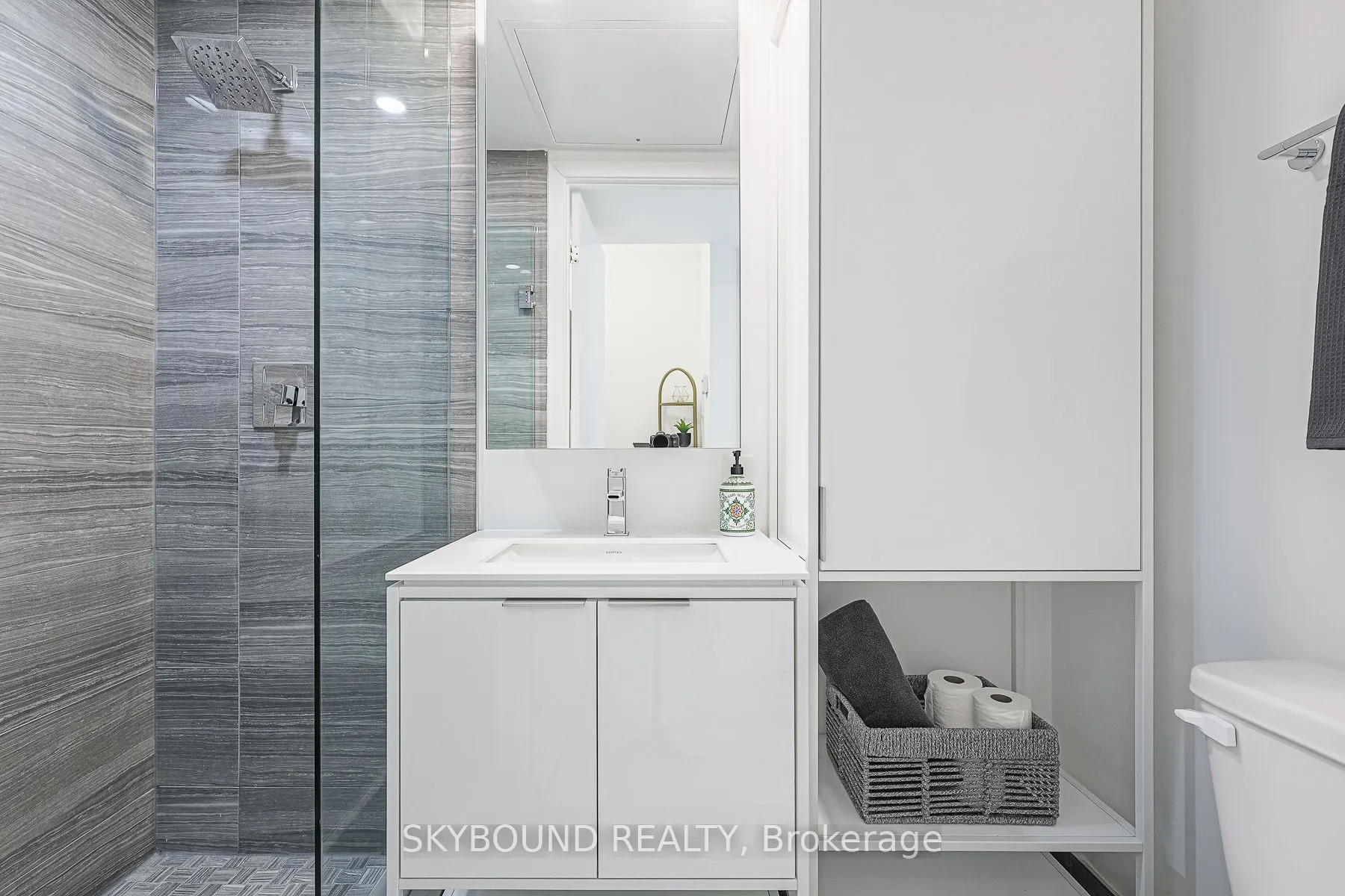 77 Shuter Street, #1509