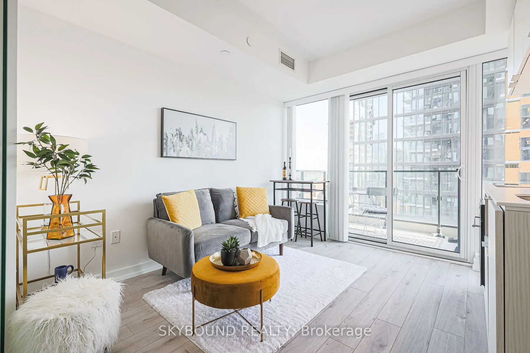 77 Shuter Street, #1509