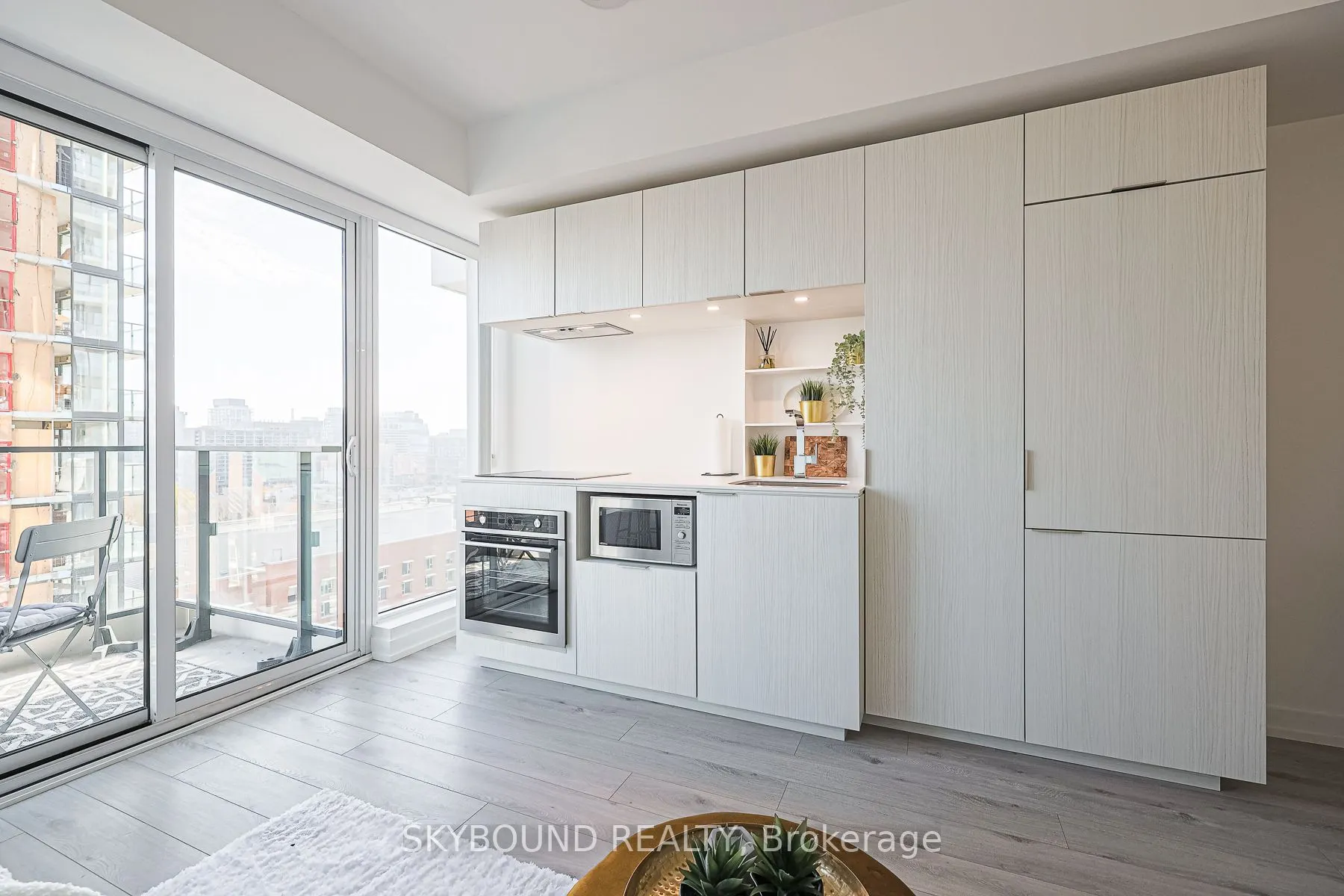 77 Shuter Street, #1509