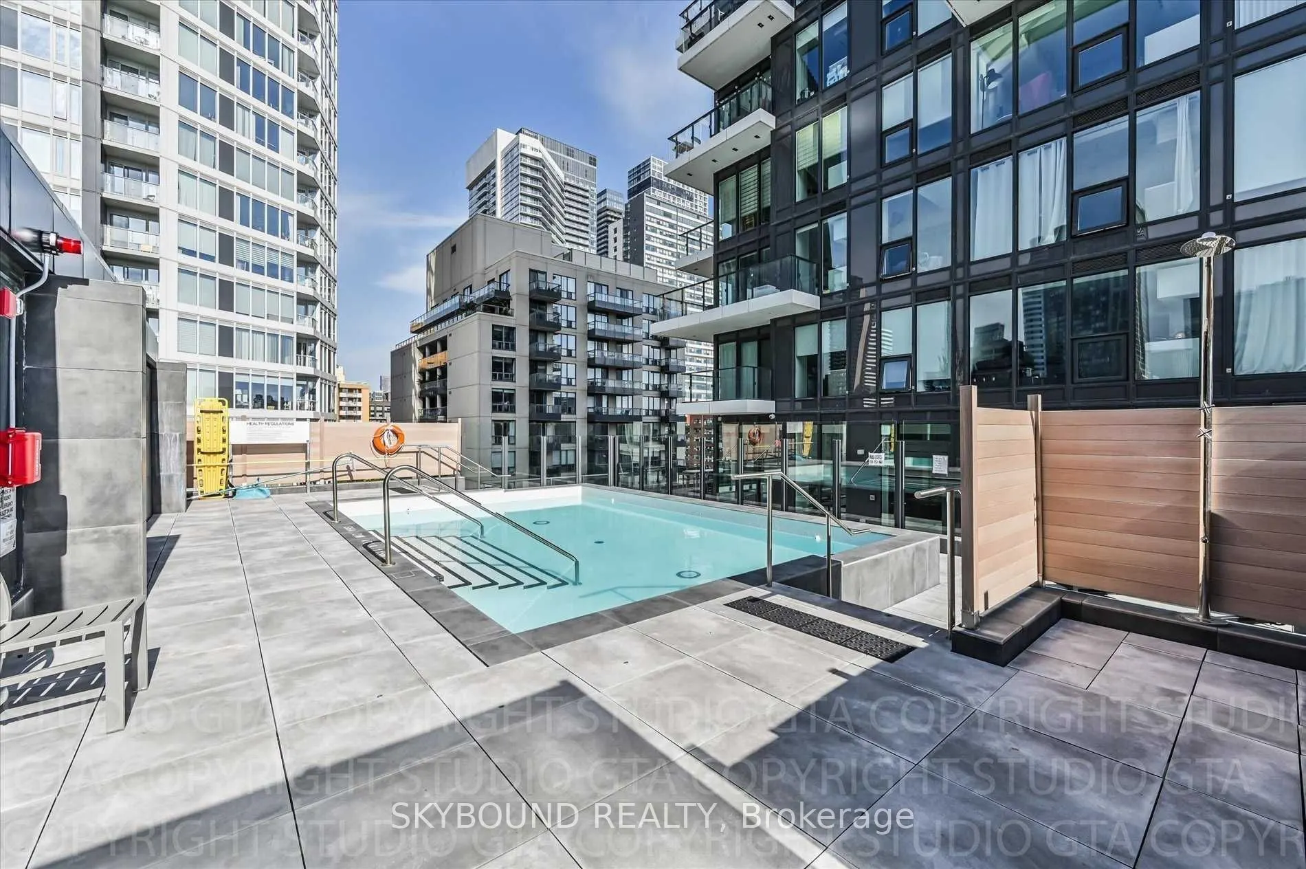 77 Shuter Street, #1509
