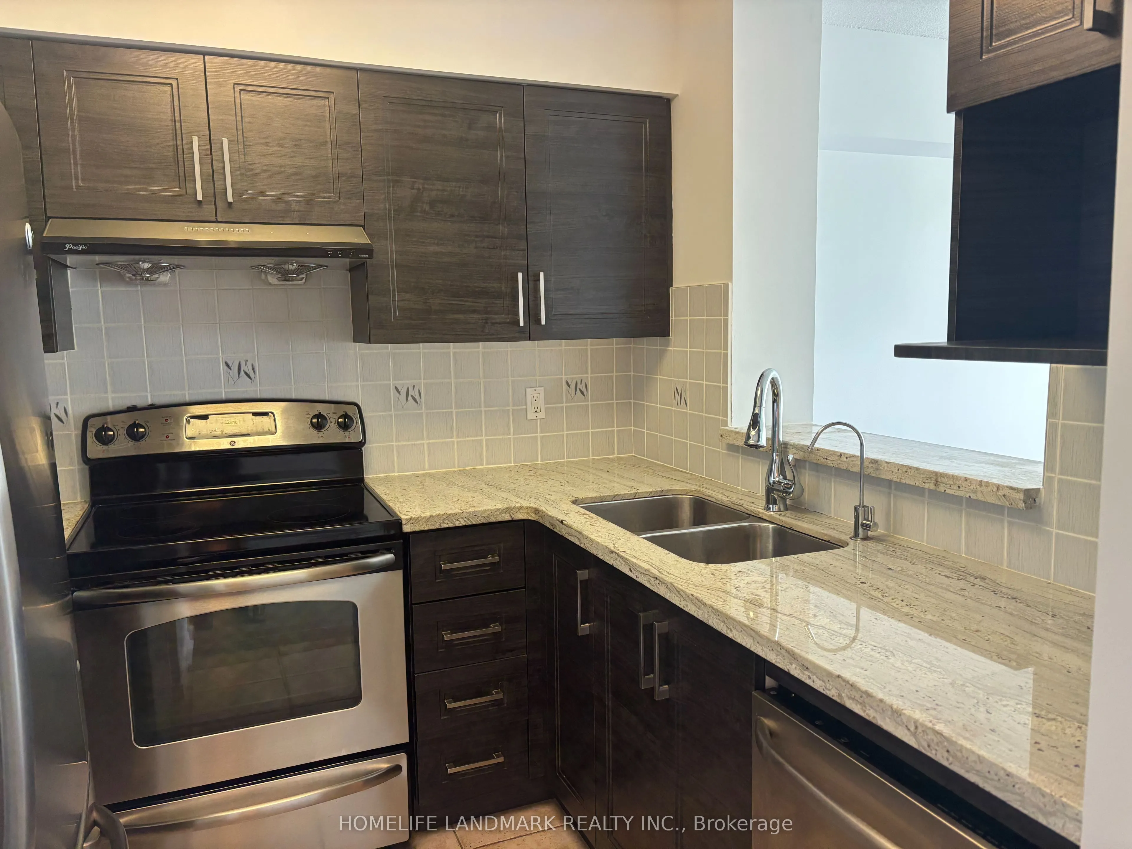 35 Finch Avenue E, #1810