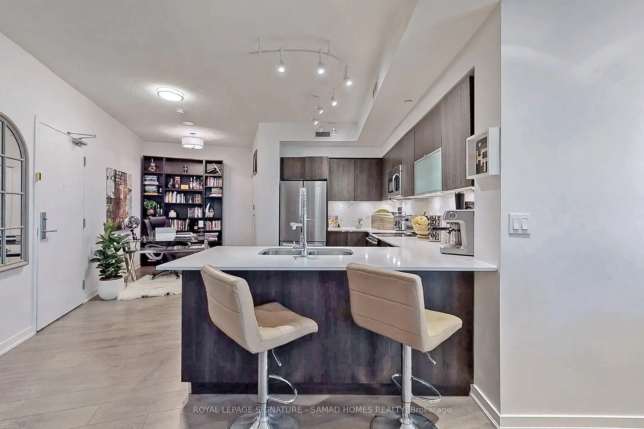 150 East Liberty Street, #2813