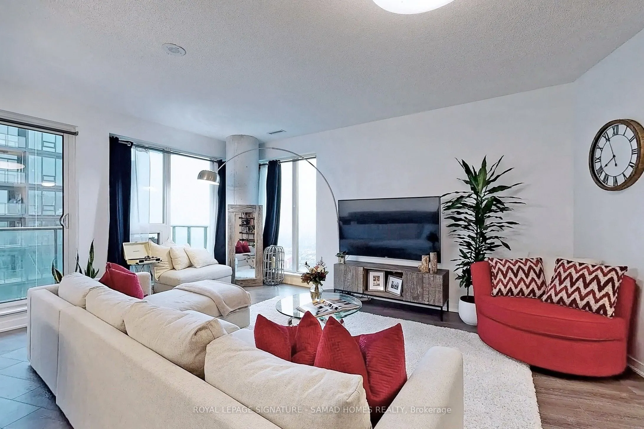 150 East Liberty Street, #2813