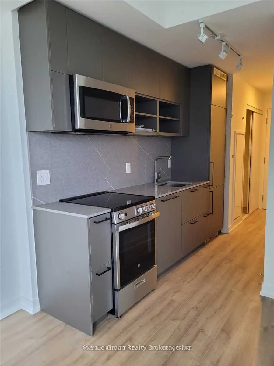 135 East Liberty Street, #909