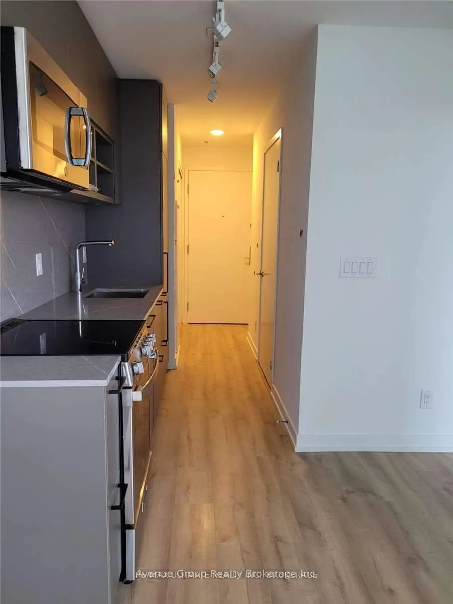 135 East Liberty Street, #909