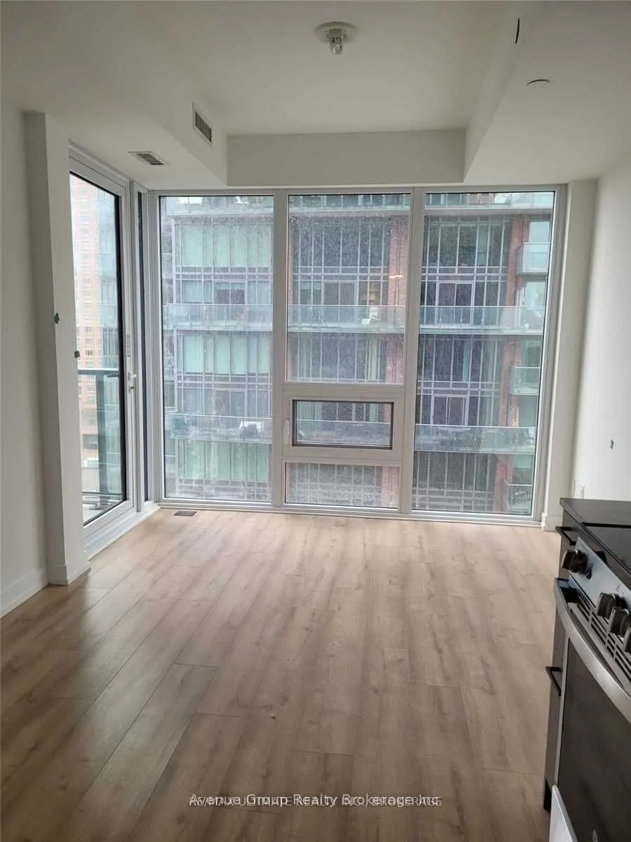 135 East Liberty Street, #909