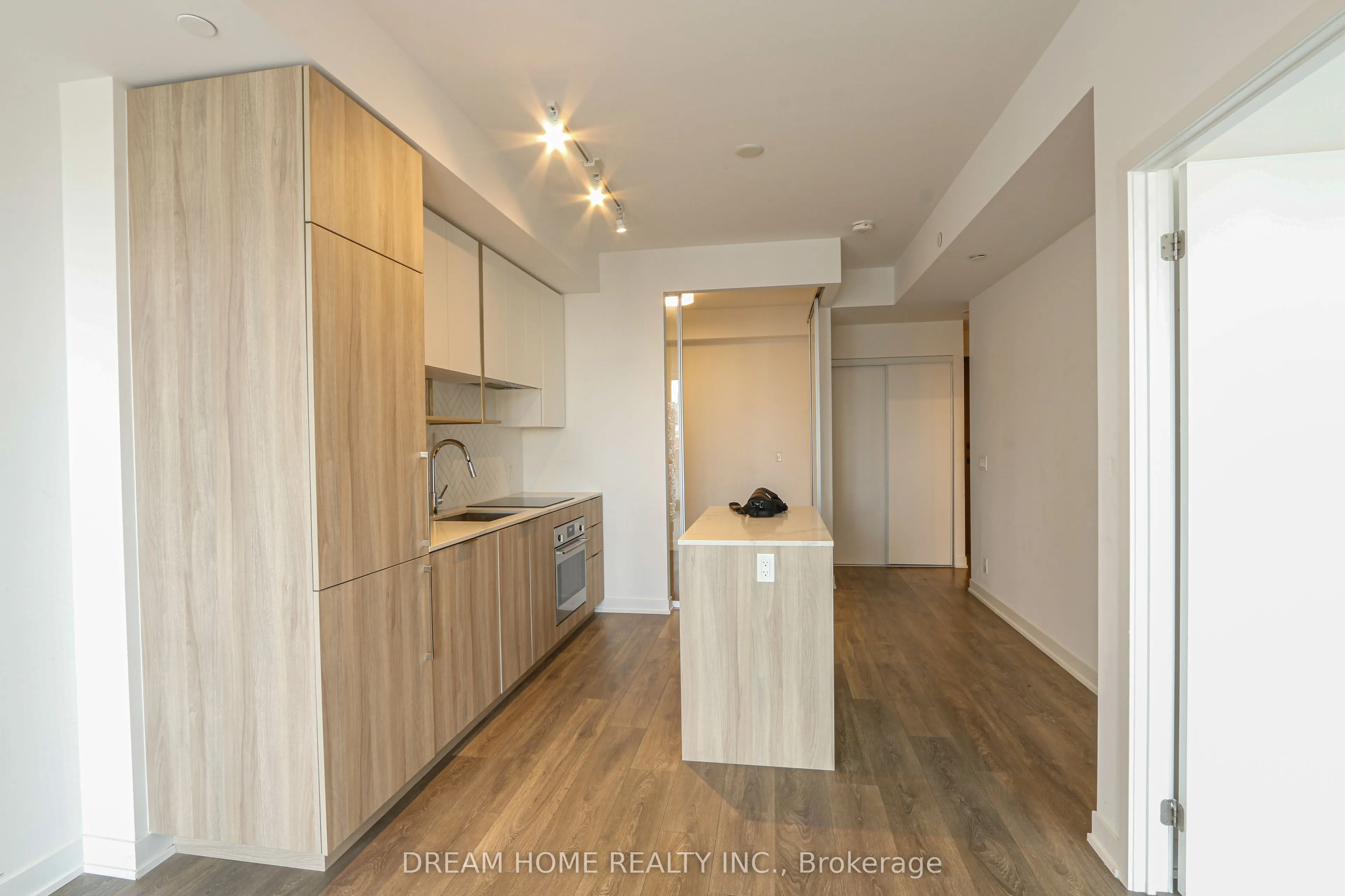 15 Holmes Avenue, #1503