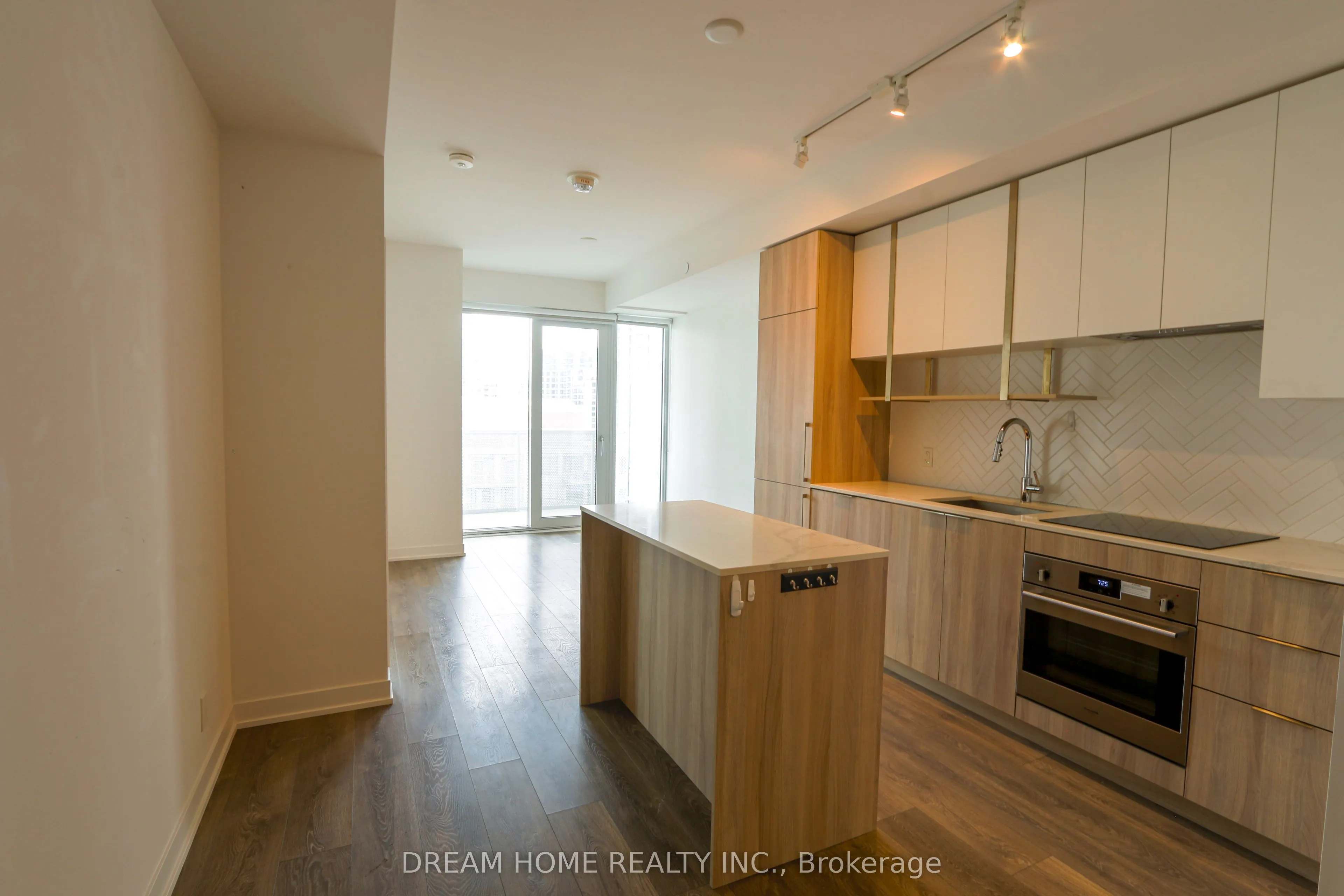 15 Holmes Avenue, #1503