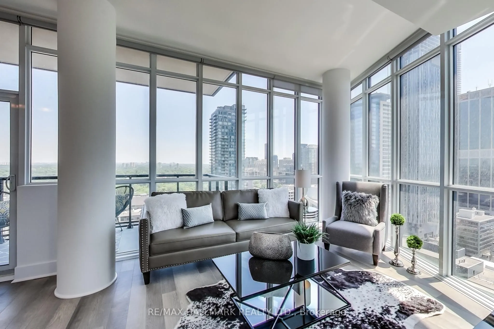 32 Davenport Road, #2107