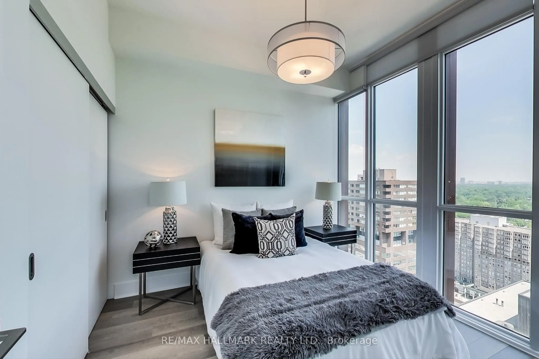 32 Davenport Road, #2107