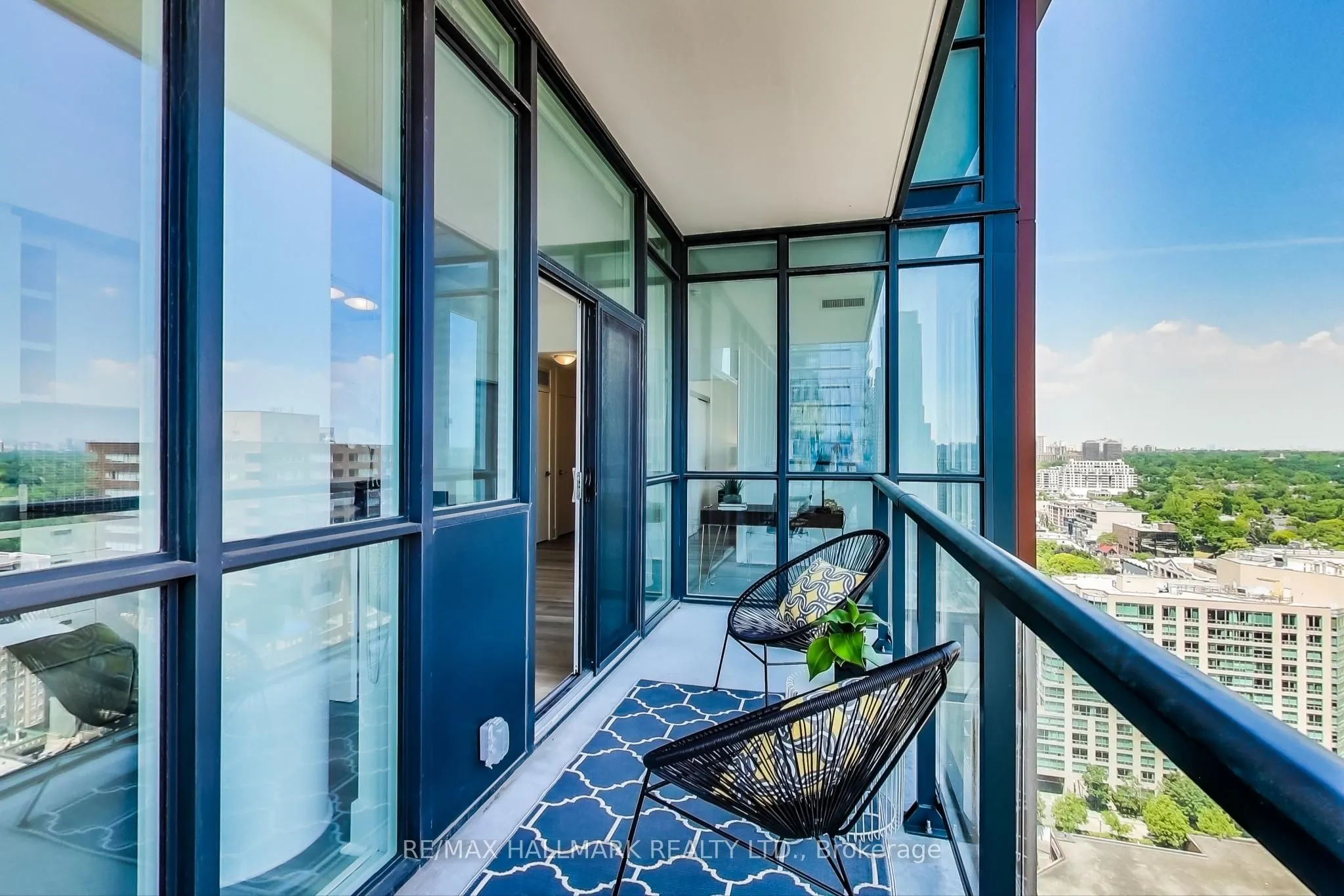 32 Davenport Road, #2107