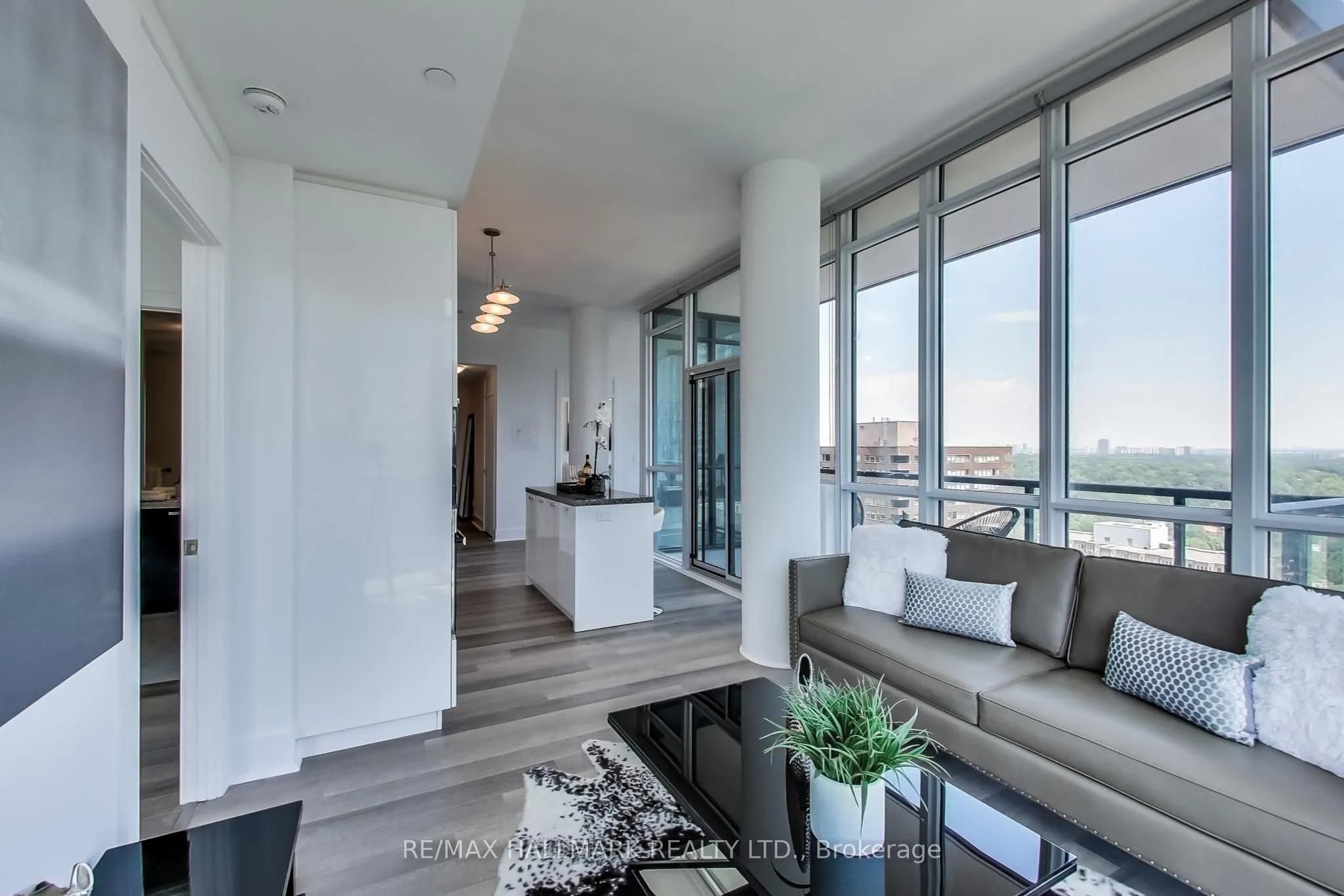 32 Davenport Road, #2107
