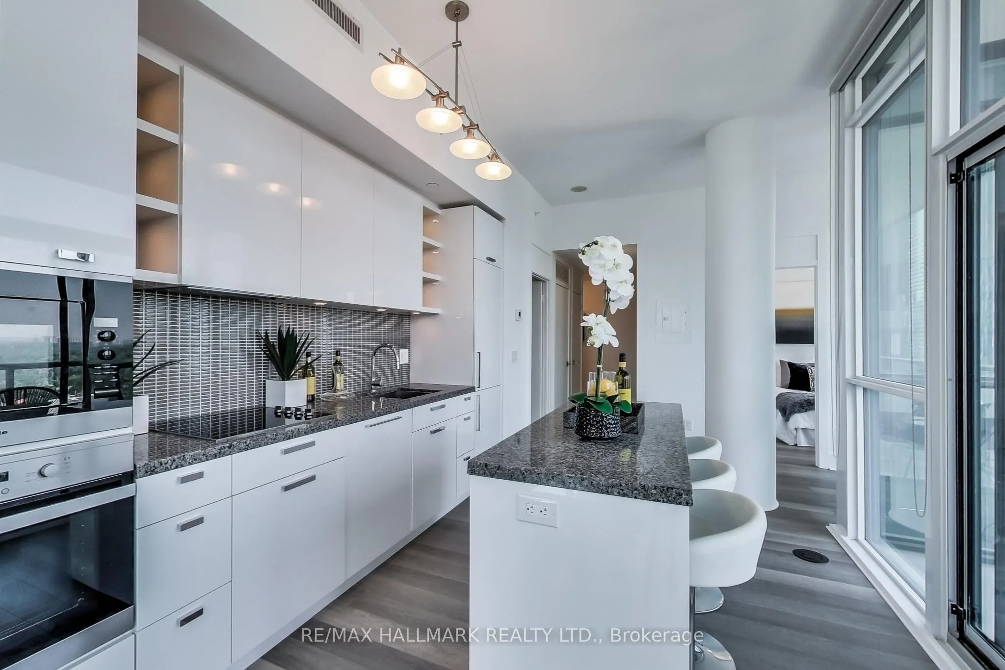 32 Davenport Road, #2107