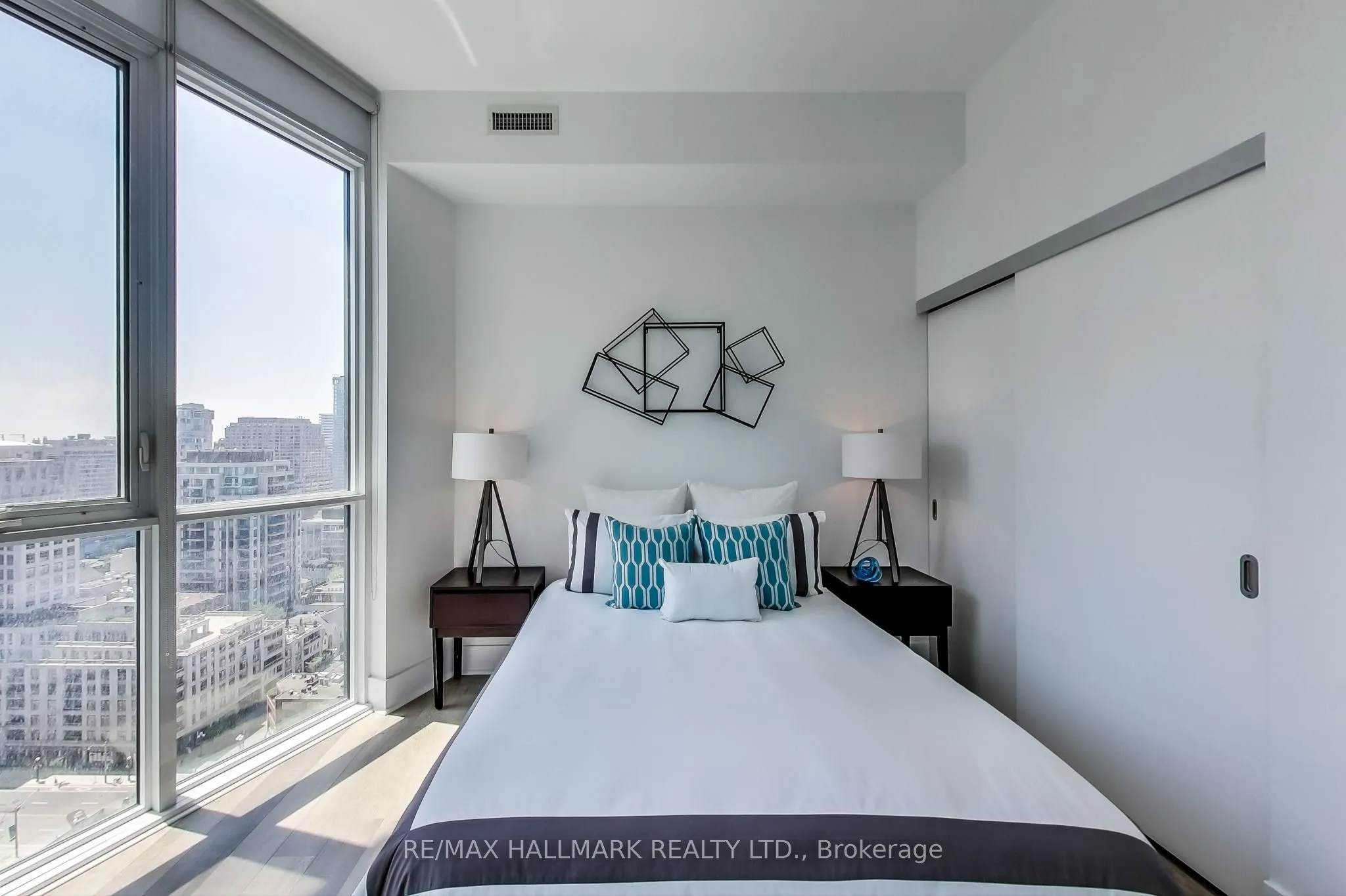 32 Davenport Road, #2107