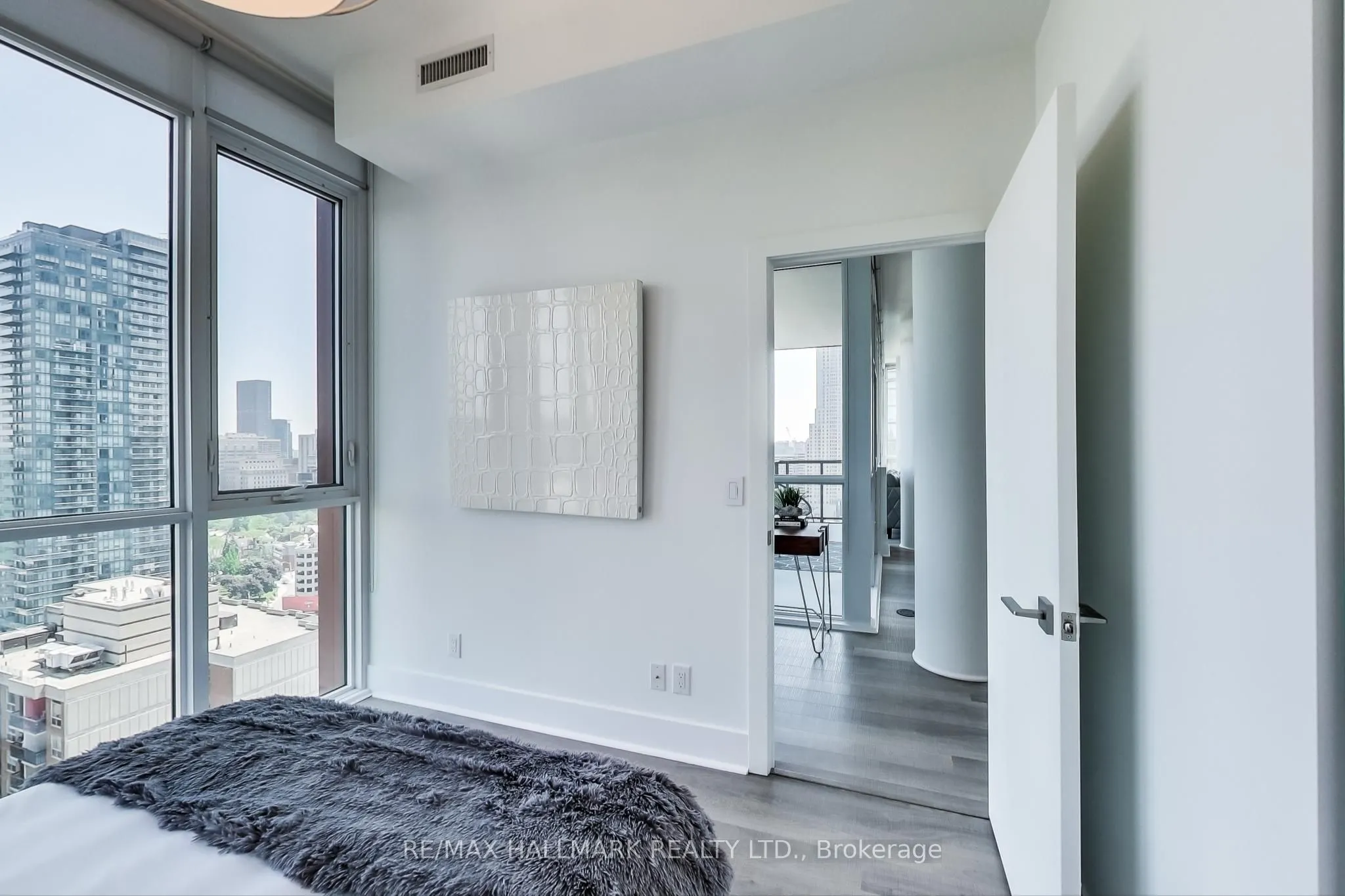 32 Davenport Road, #2107
