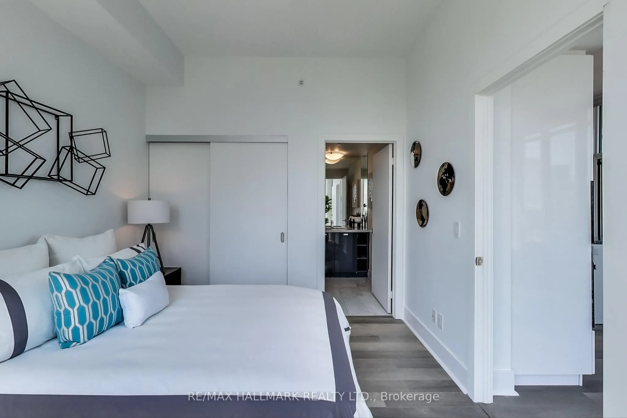 32 Davenport Road, #2107