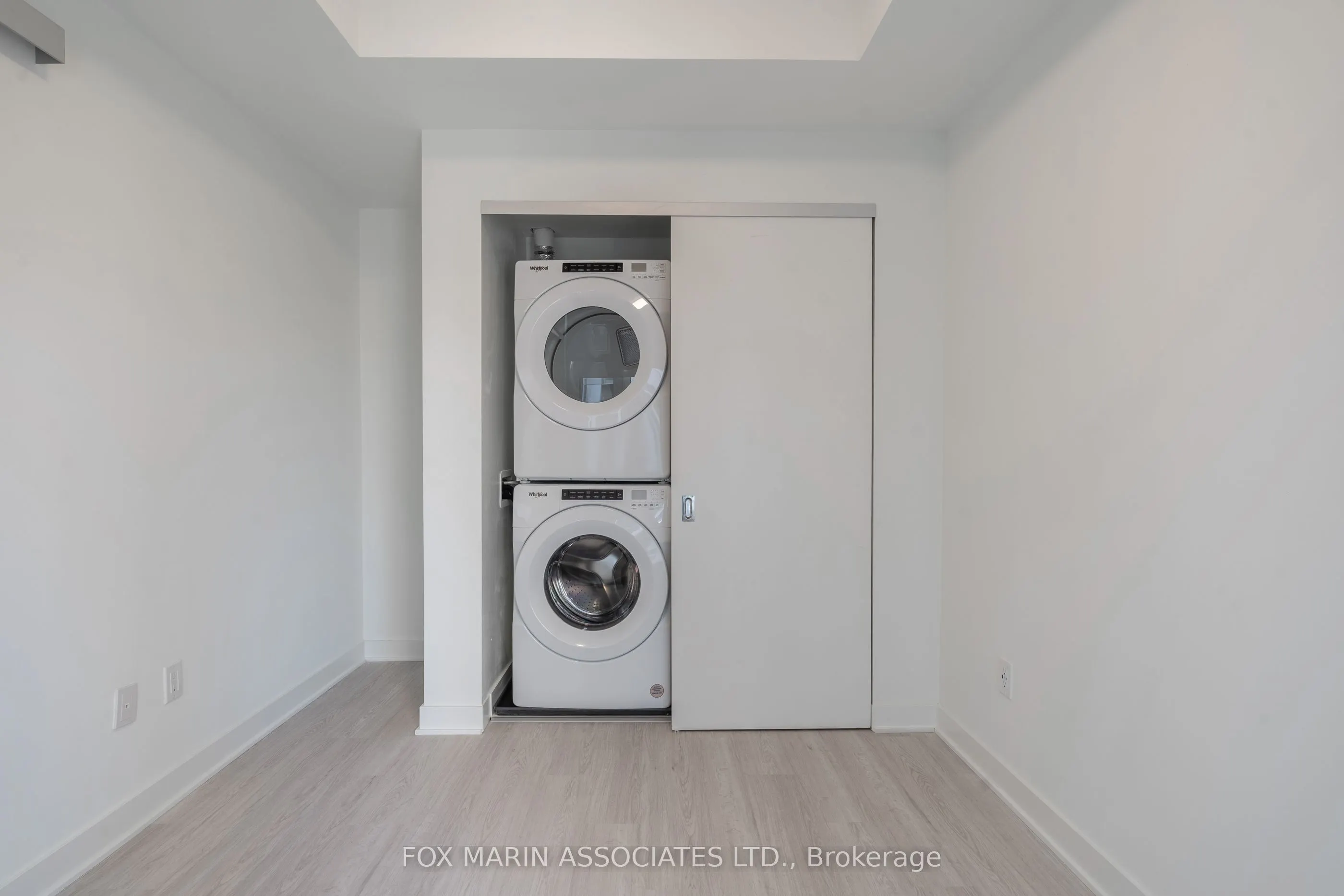 11 Yorkville Avenue, #808