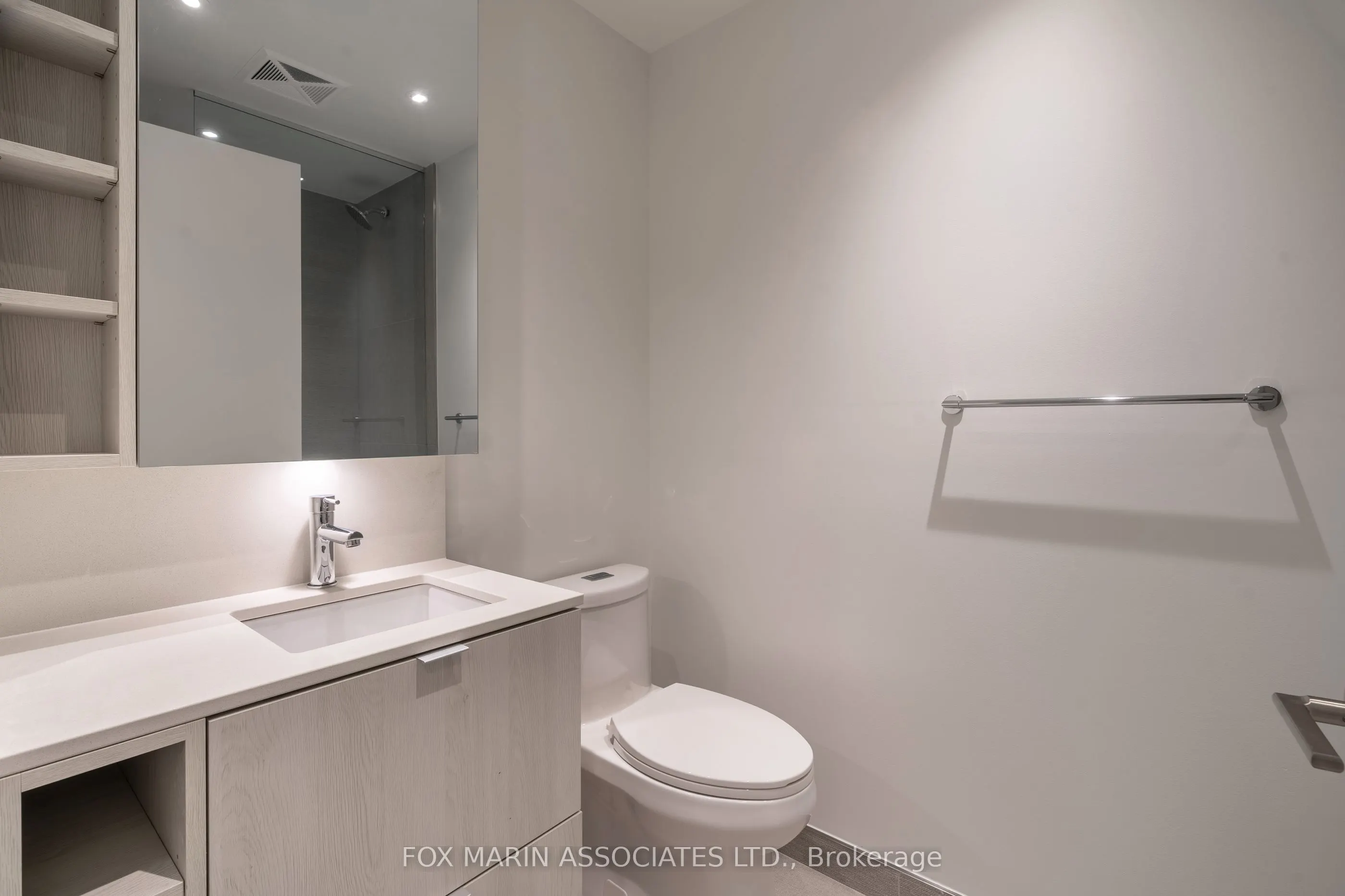 11 Yorkville Avenue, #808