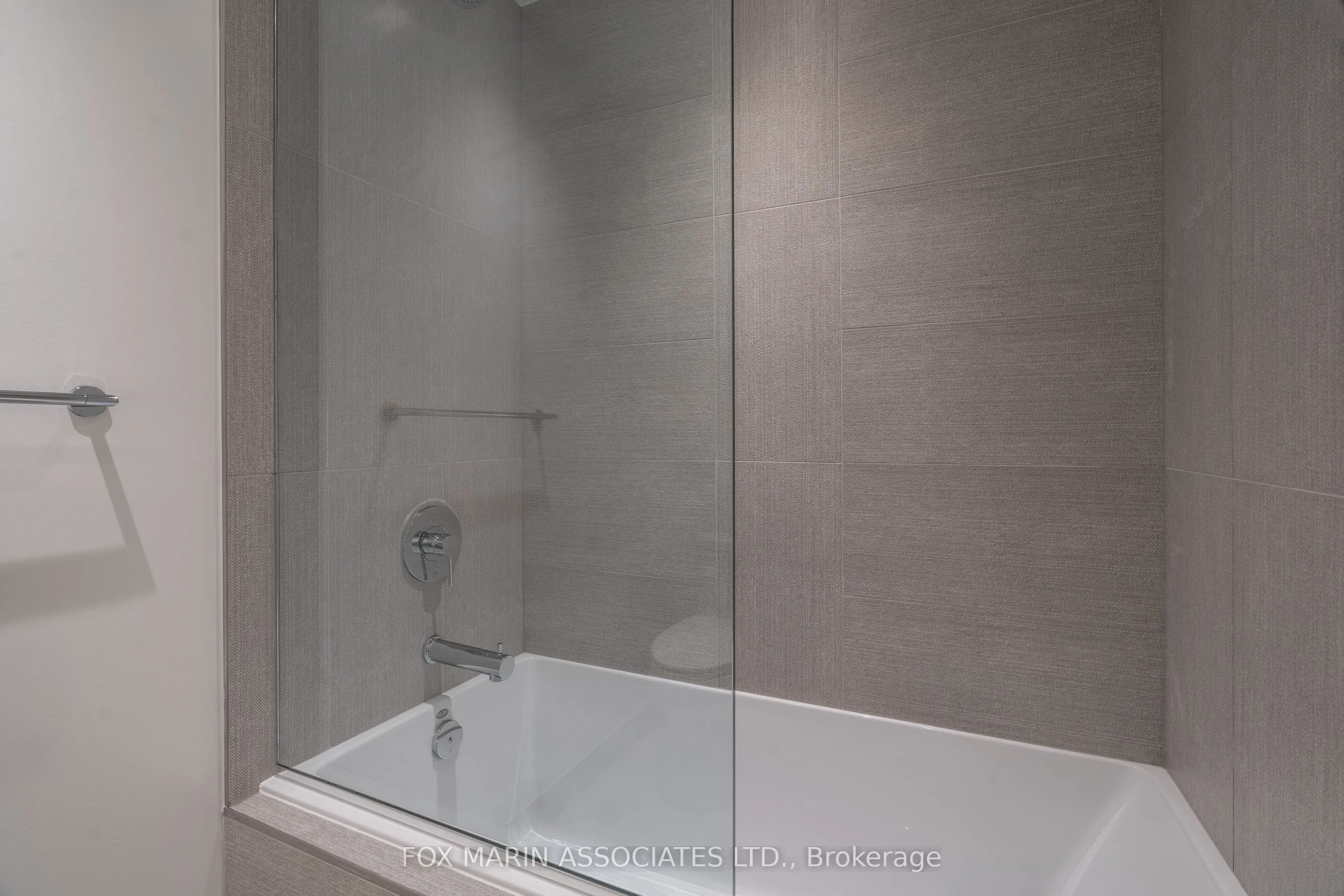 11 Yorkville Avenue, #808