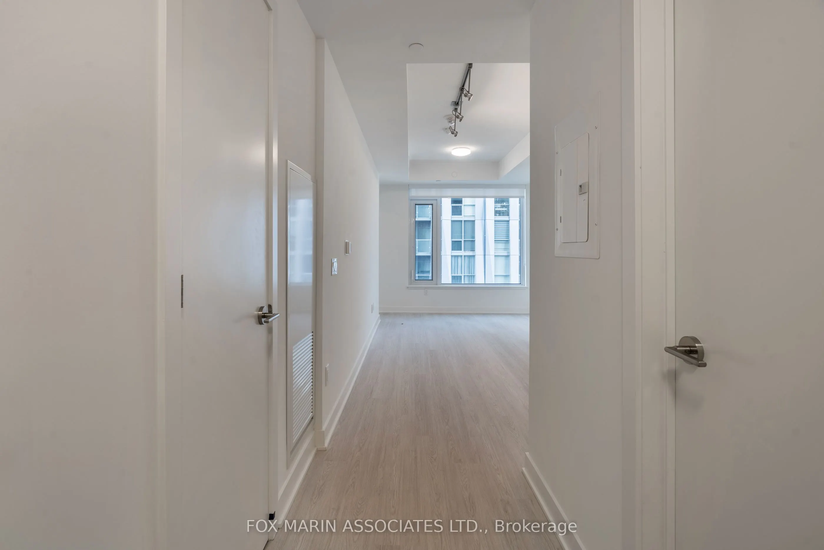 11 Yorkville Avenue, #808