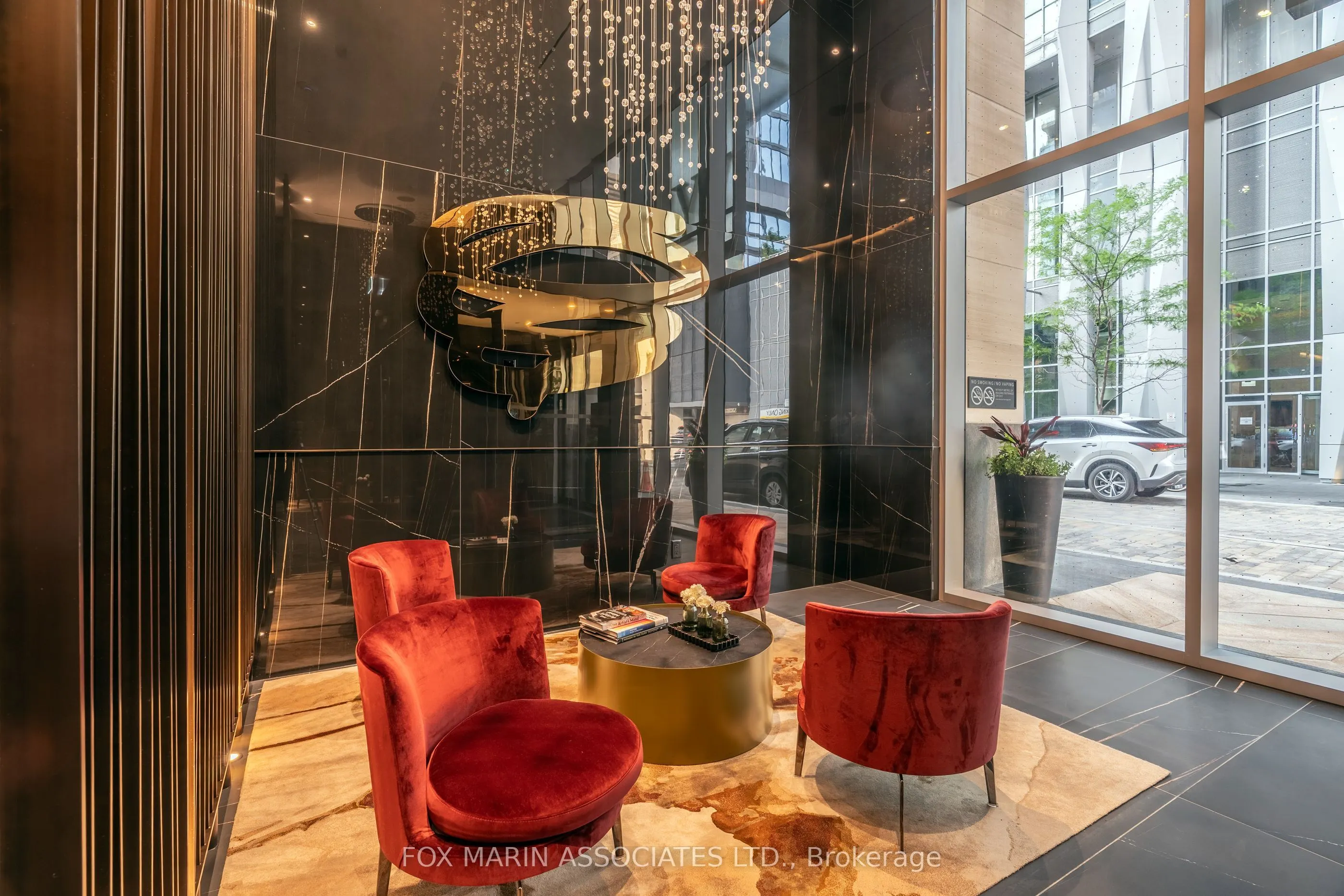 11 Yorkville Avenue, #808